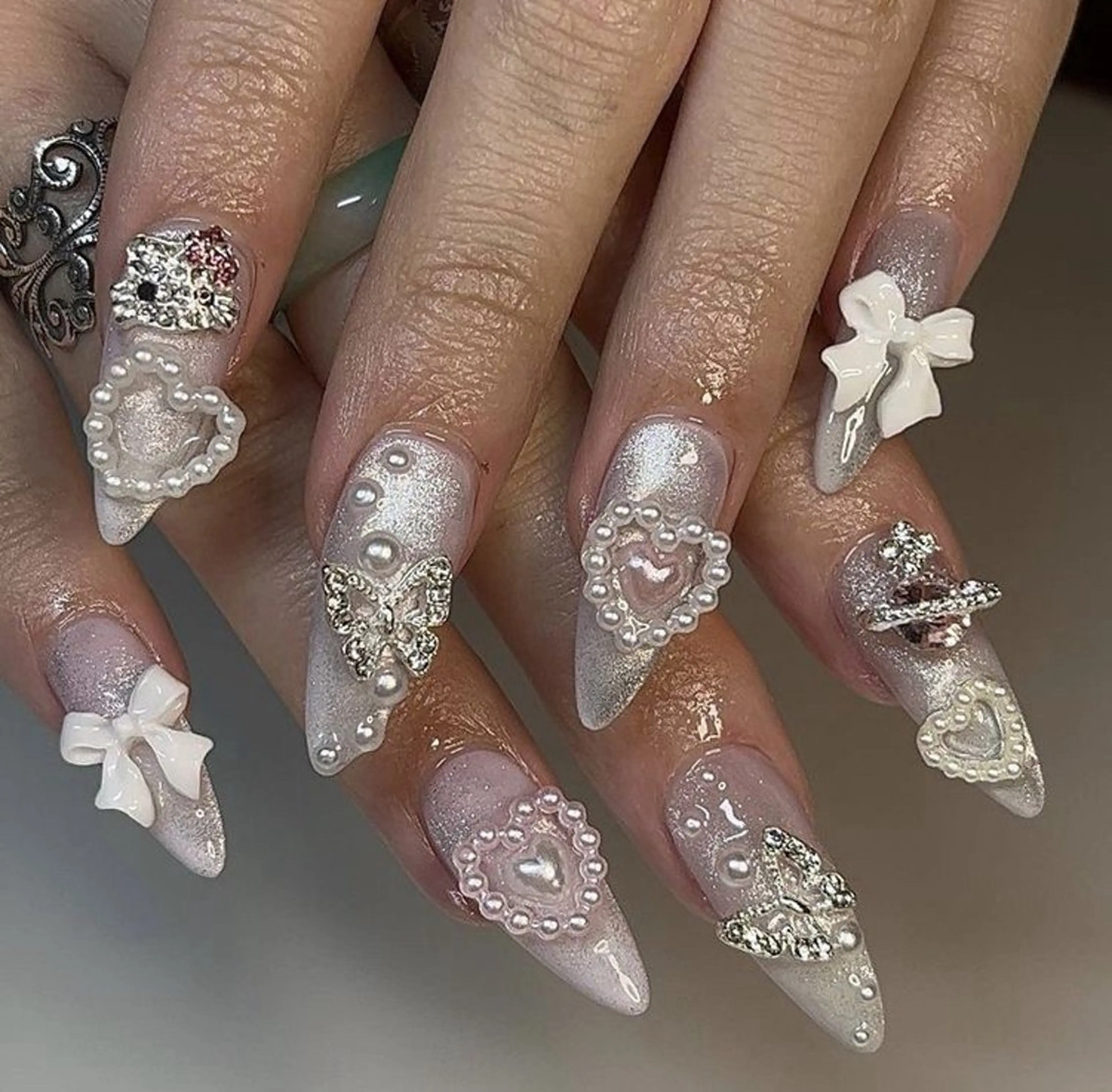 ネイル フレンチネイル ロングネイル マグネットネイル スカルプネイル スーパーロングネイル ハンドネイル ハンドケア Nihonthy Nail 新宿のネイルデザイン