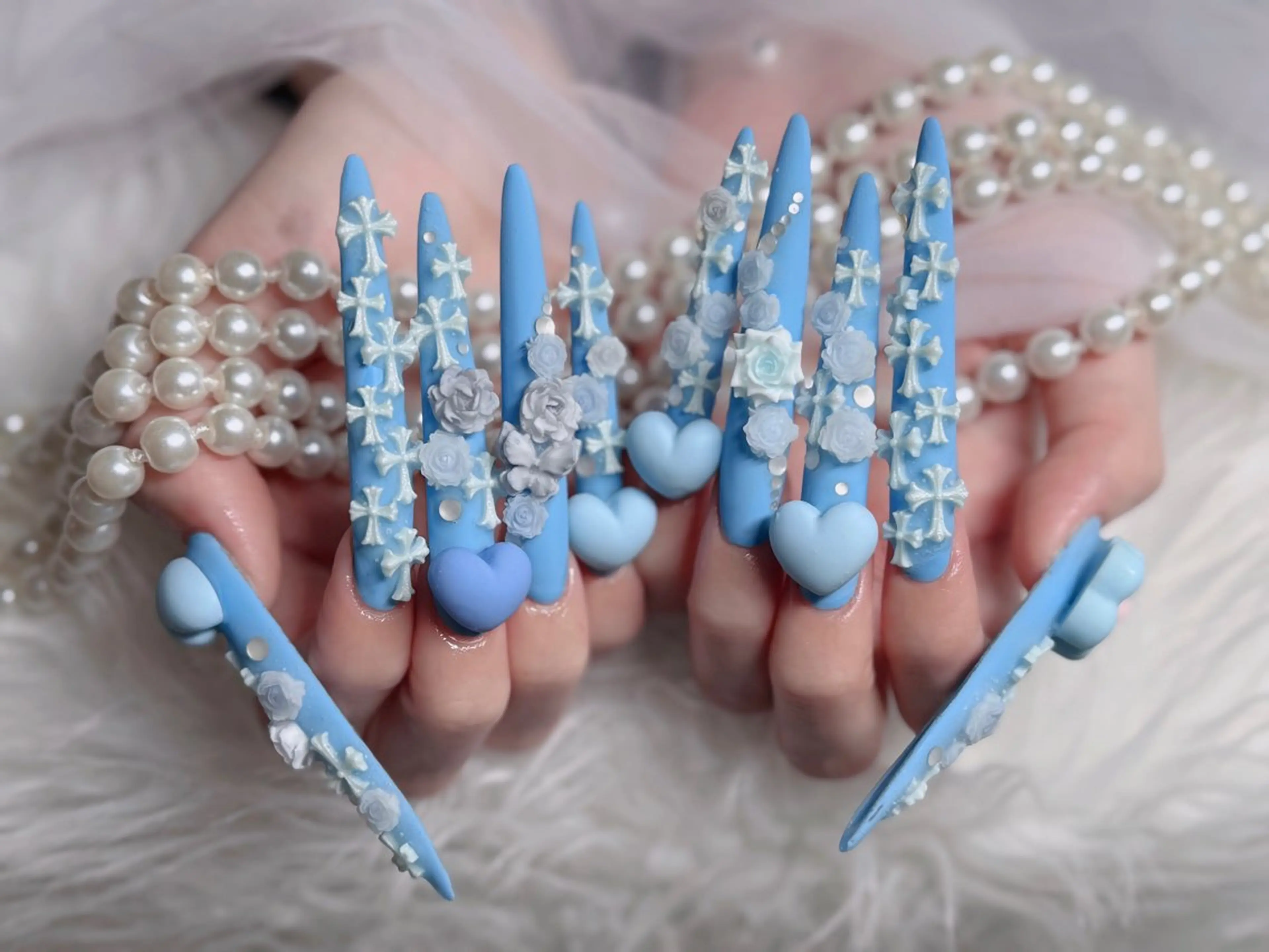ネイル オーロラネイル フレンチネイル ジェルネイル ハロウィン キラキラネイル ハンドネイル H.baby Nail Salonのネイルデザイン