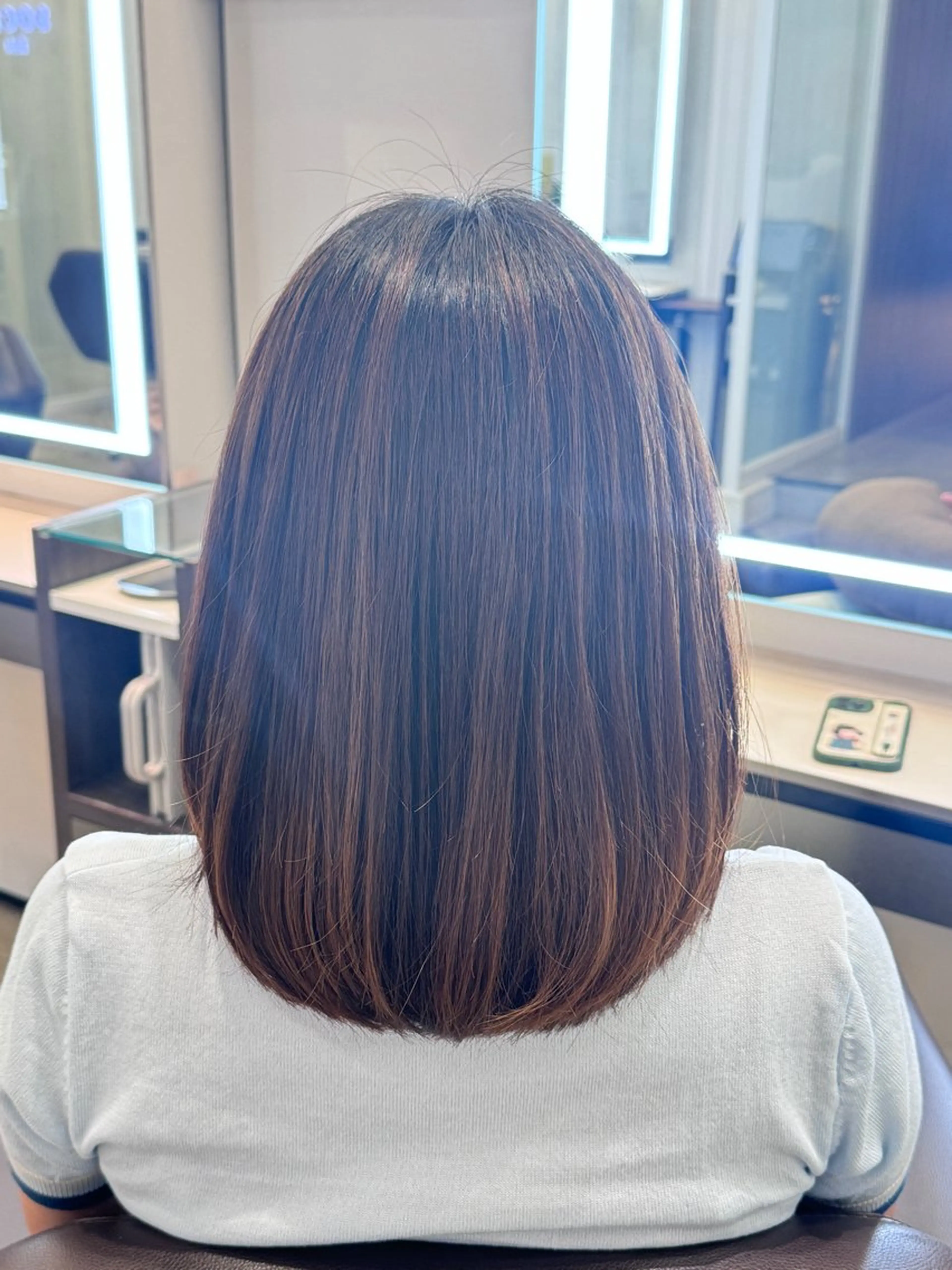 セミロング 周 静のヘアスタイル