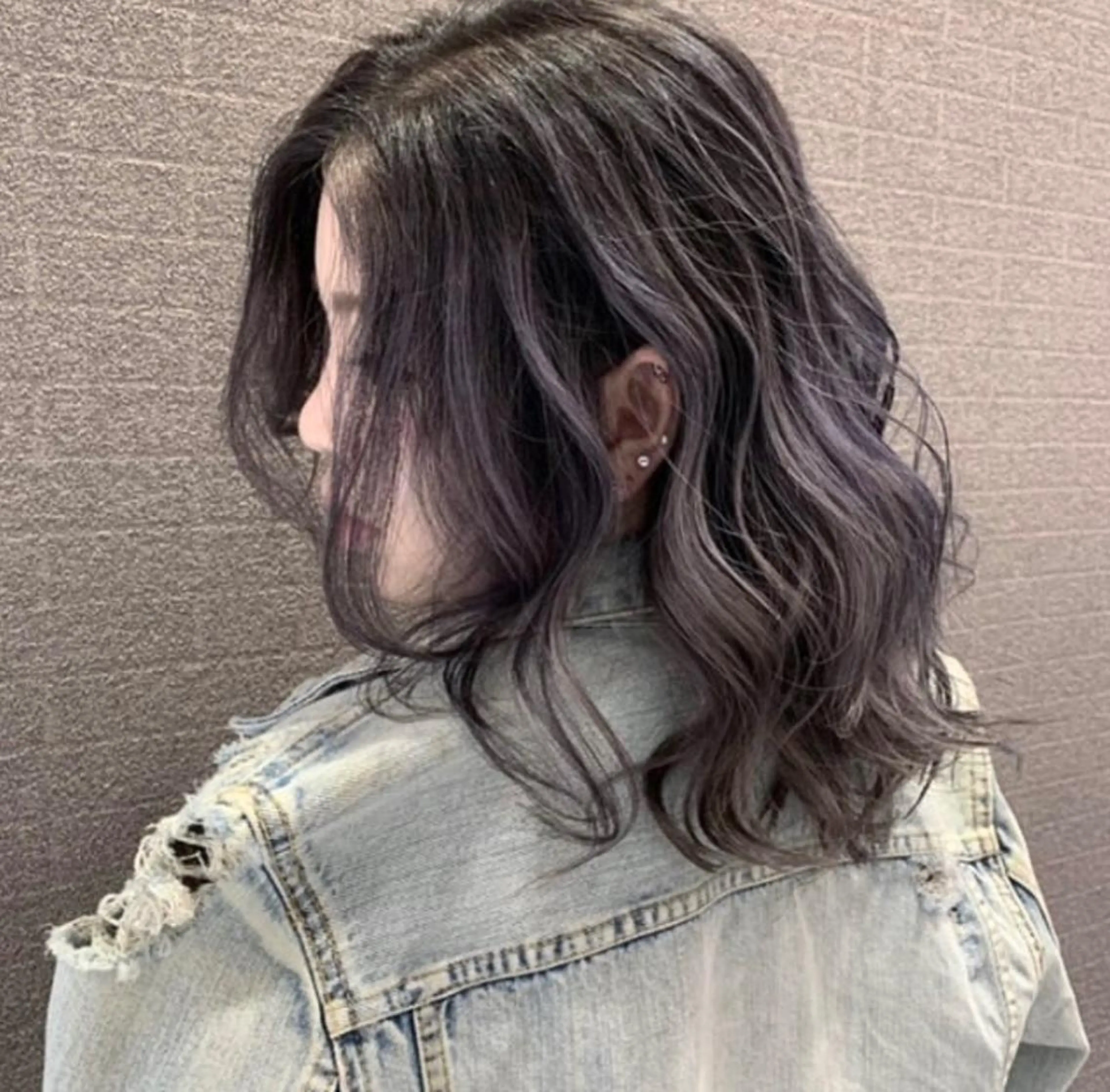 ミディアム カラー ヘアアレンジ バレイヤージュ ブリーチ デザインカラー ハイライトカラー ハイライト アンドウ ユウ/ レイヤーカット/韓国のヘアスタイル