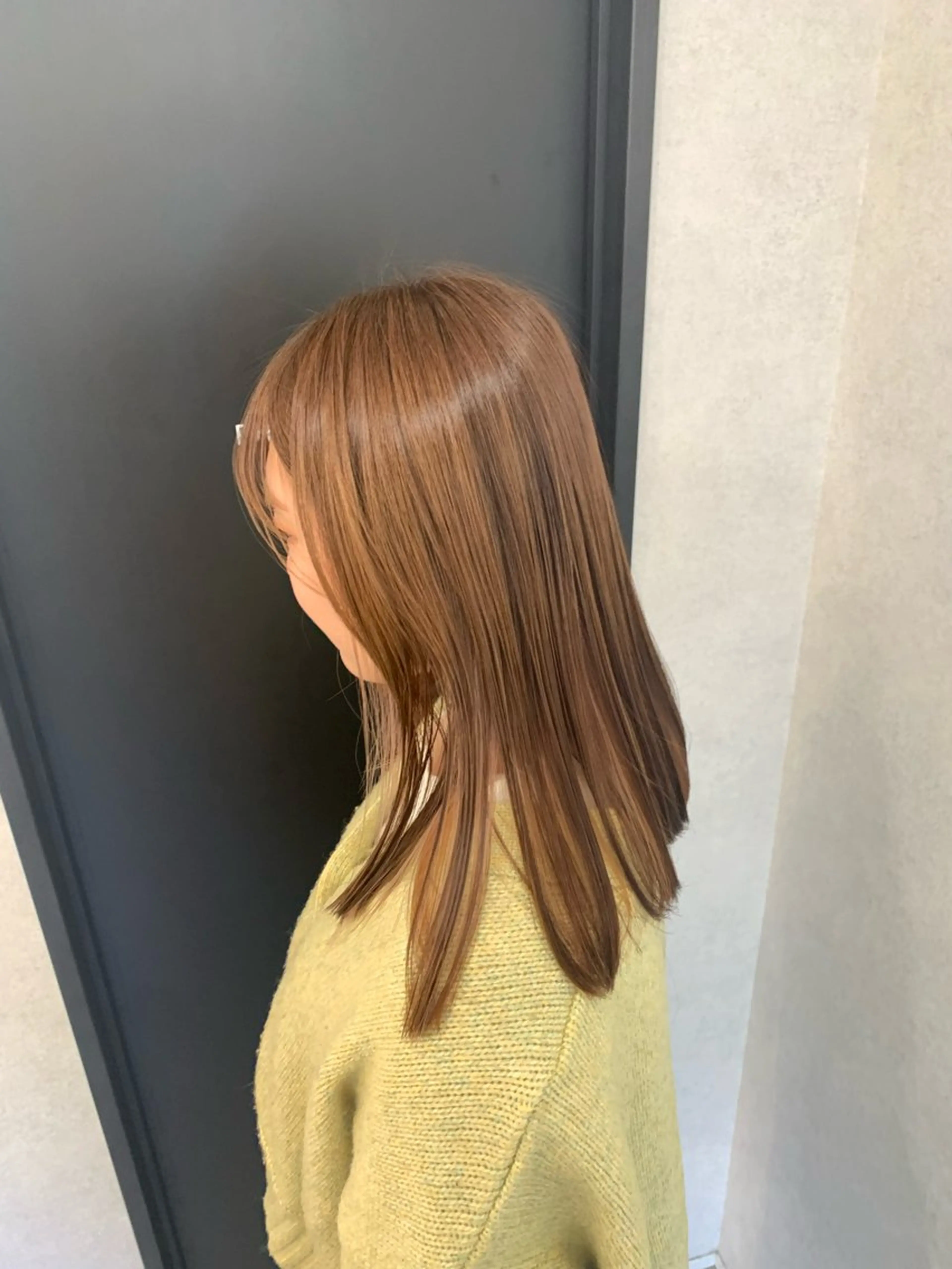 ロング カラー ブリーチ イヤリングカラー 臼井 真人のヘアスタイル