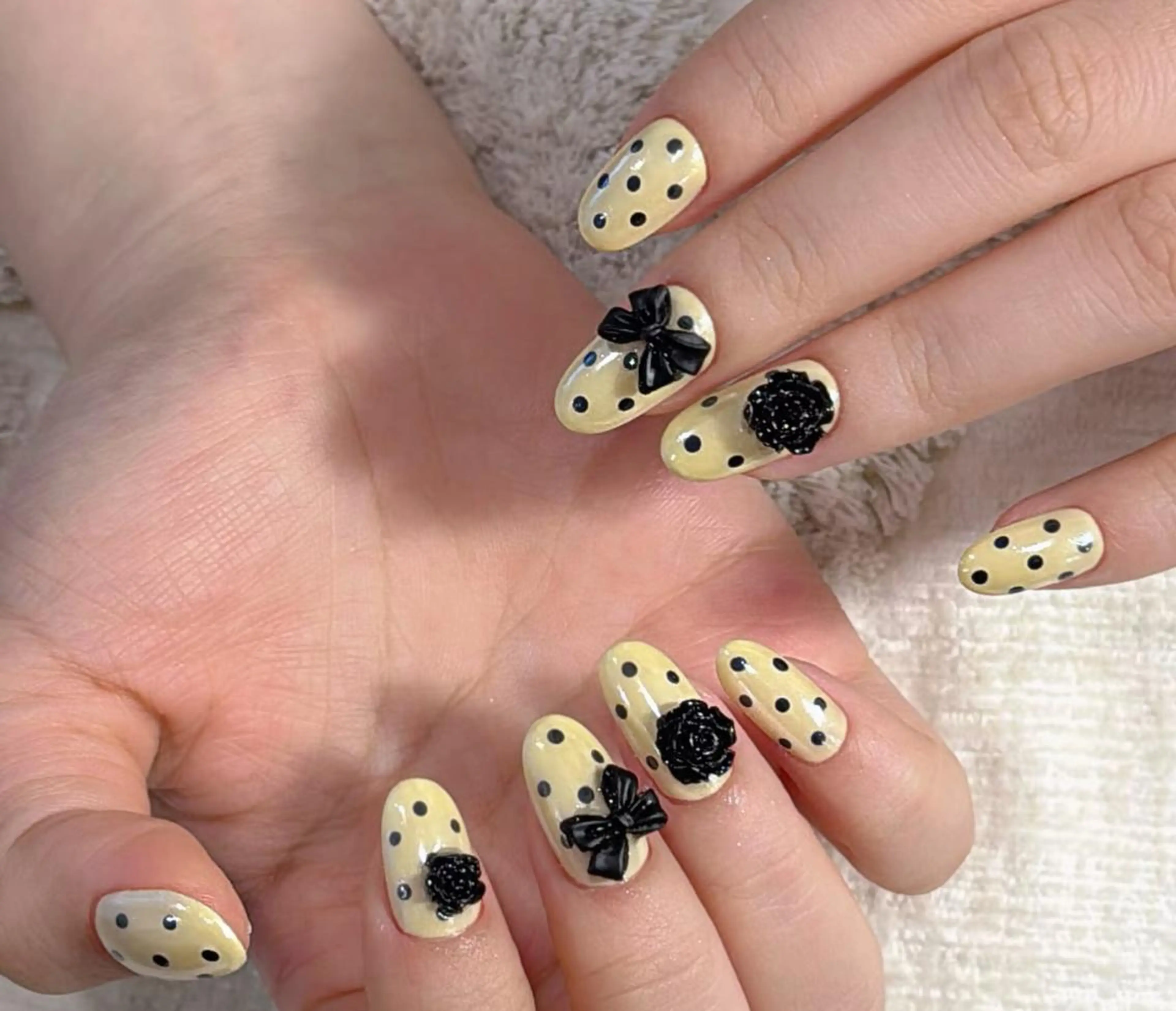 ネイル ハンドネイル 🎀 Ayaka_nailのネイルデザイン