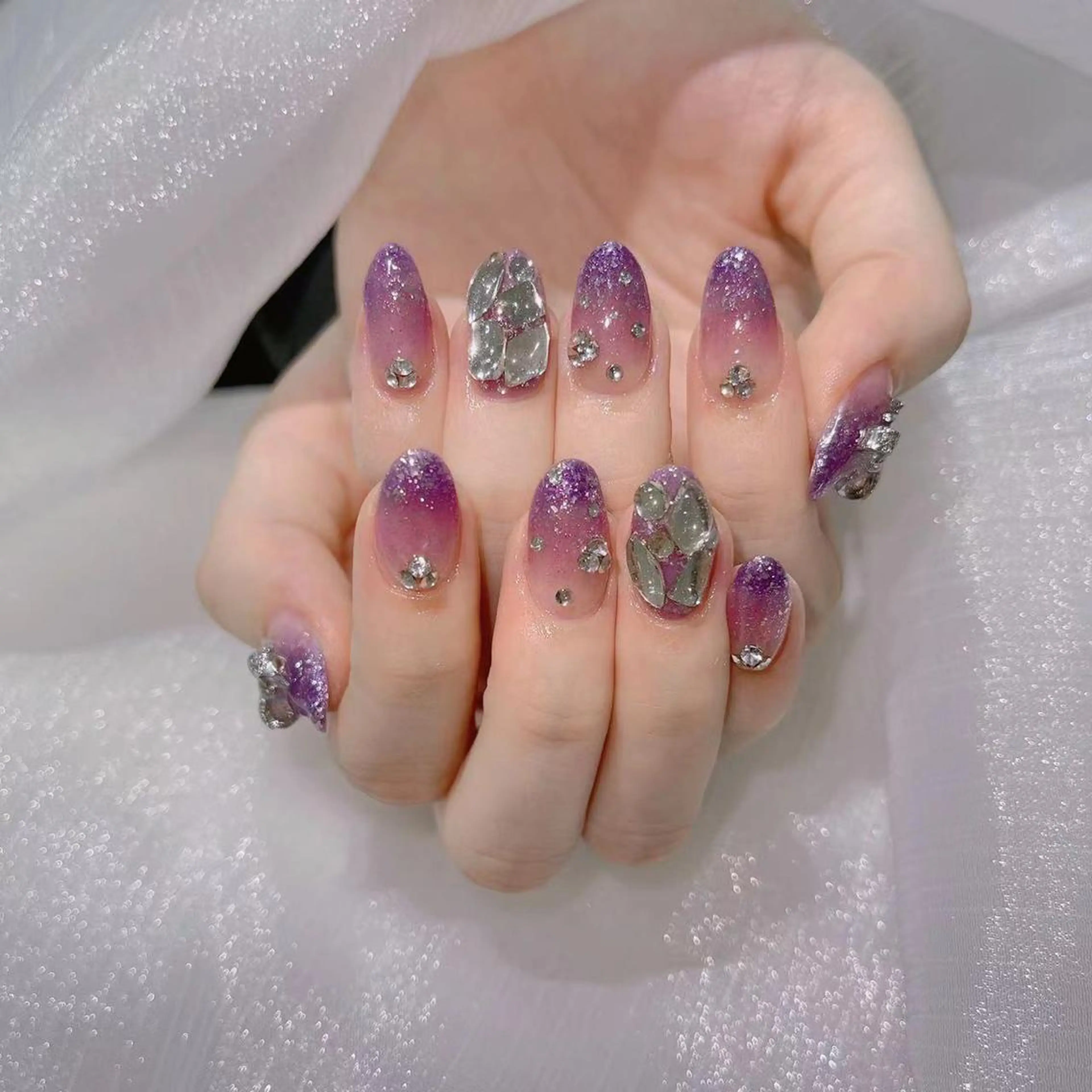 ネイル ハンドネイル Queens ciciのネイルデザイン