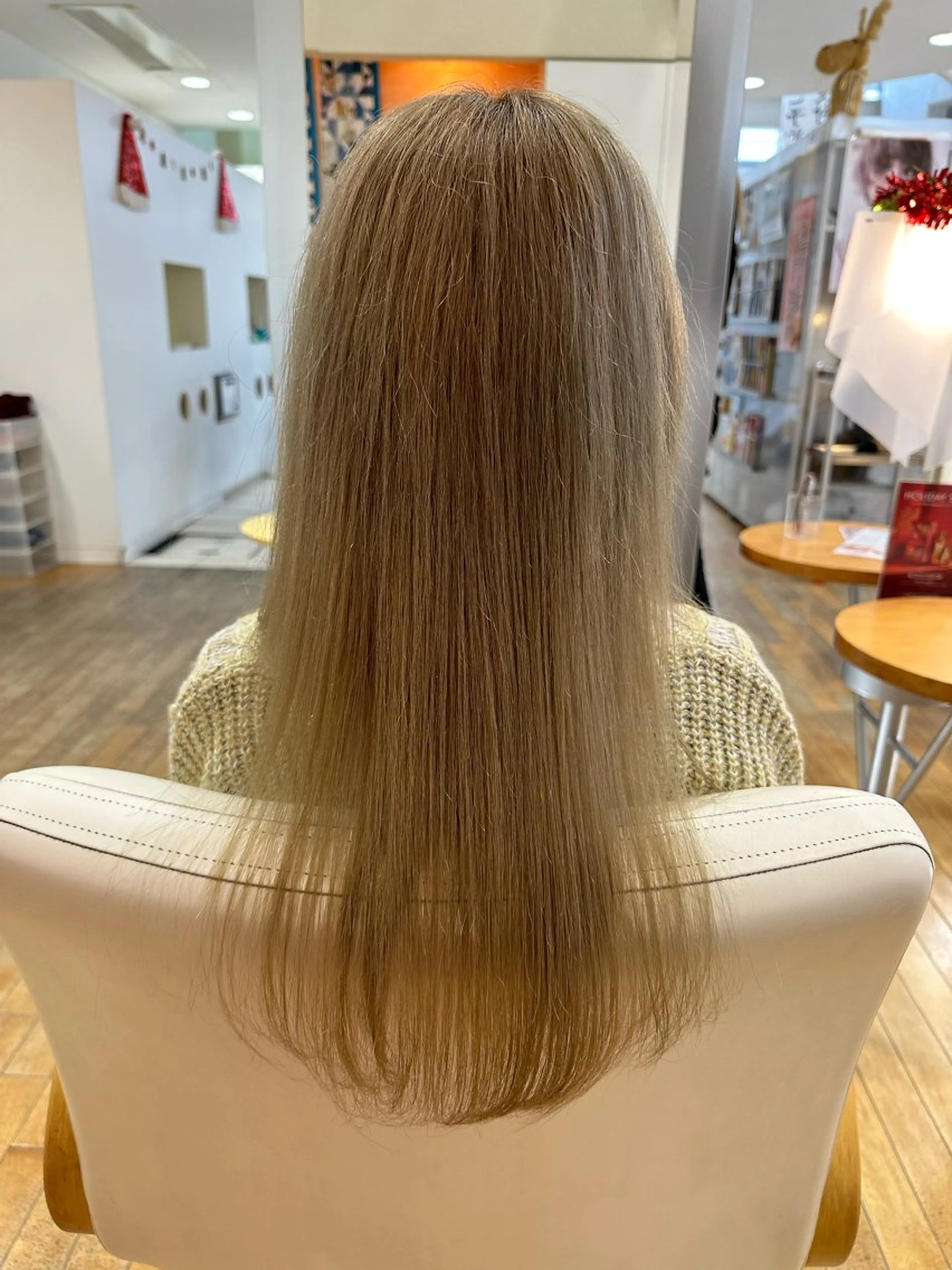 カラー ベージュカラー ミルクティーベージュ 山本 瑠華のヘアスタイル