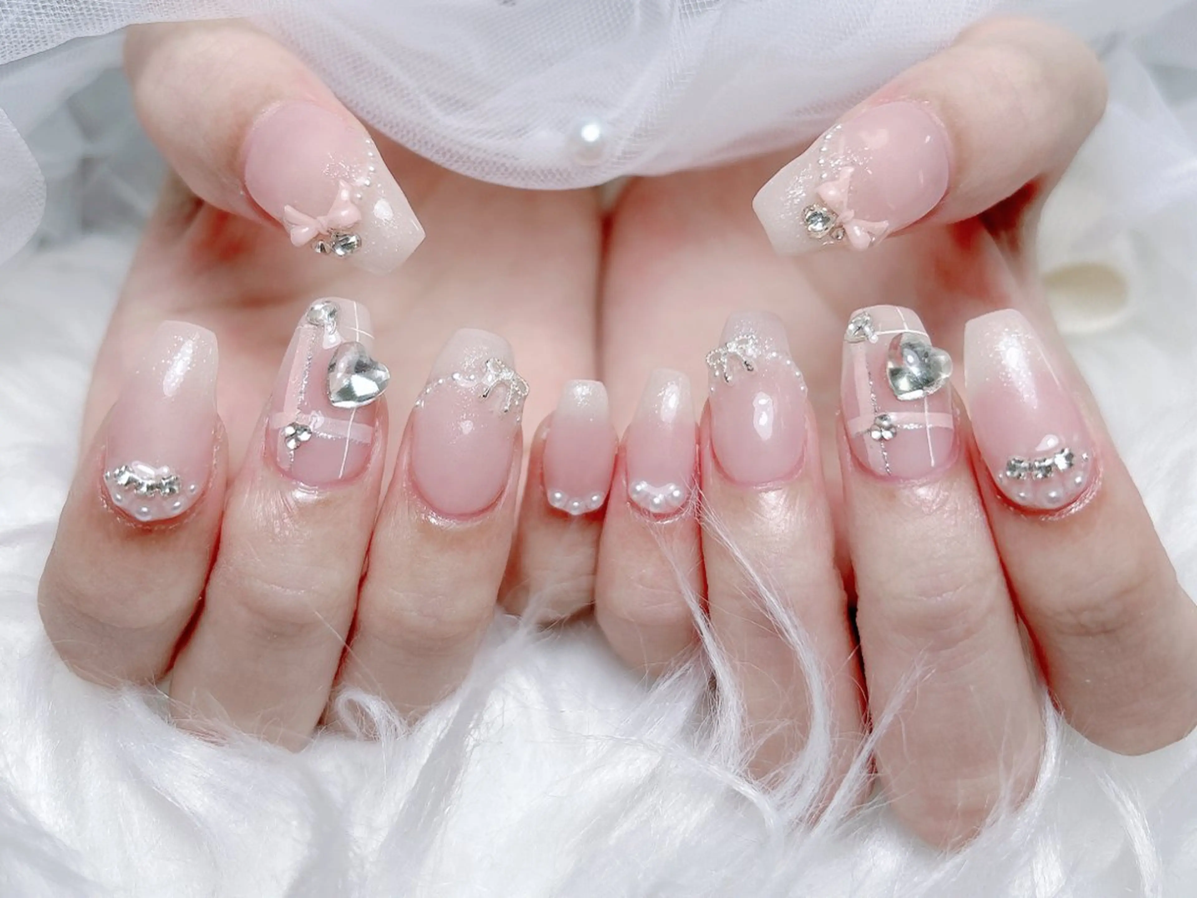 ネイル 成人式 ロングネイル マグネットネイル 大理石ネイル(マーブル) リボン ハンドネイル MoMoA Nail ネイル長さ出し専門店のネイルデザイン