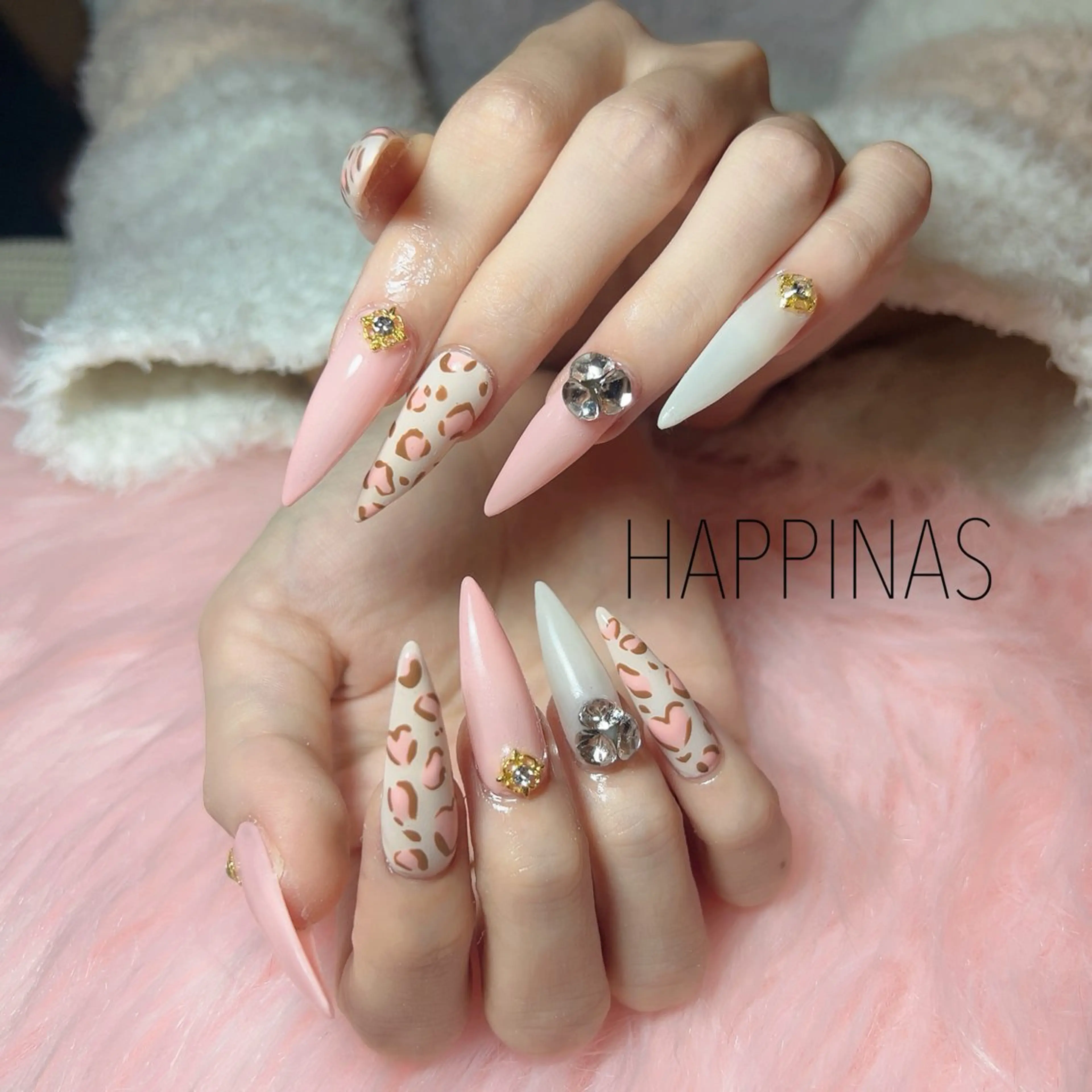 ネイル アニマル柄 ジェルネイル スカルプネイル ハンドネイル HAPPINAS kotomiのネイルデザイン
