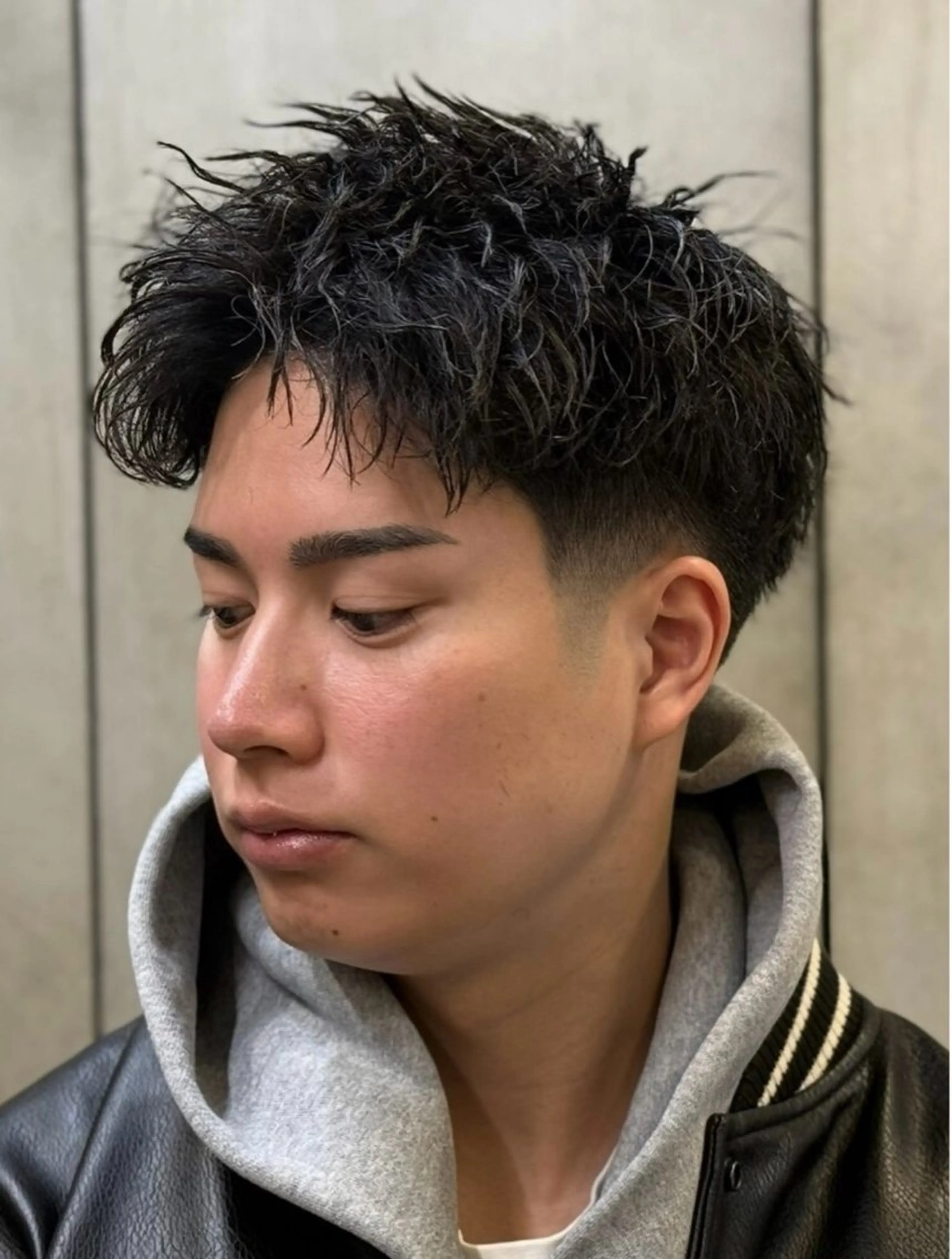 ショート パーマ メンズ カット パーマ トミモト アユムのヘアスタイル