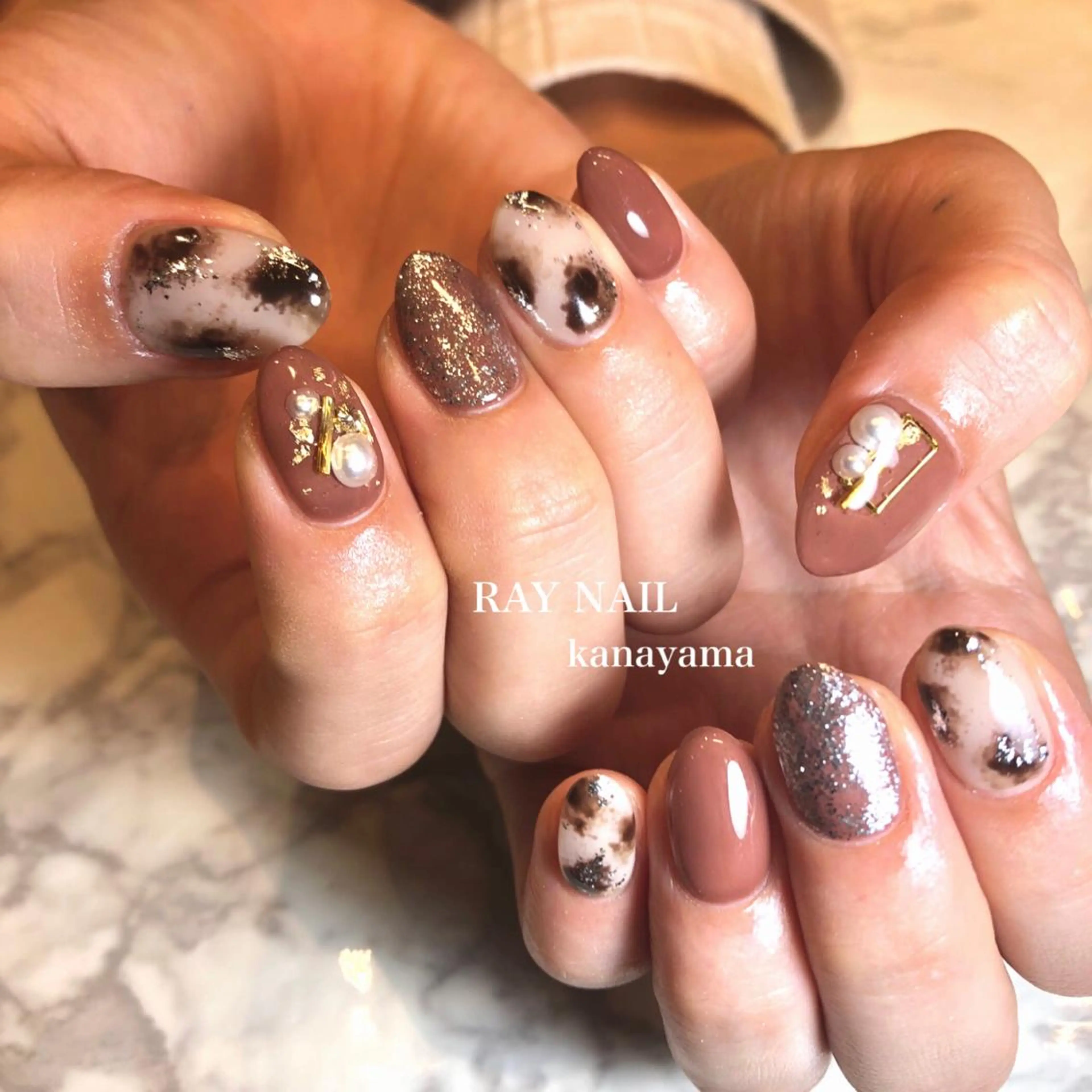 ネイル べっ甲ネイル Arowa 伊田のネイルデザイン
