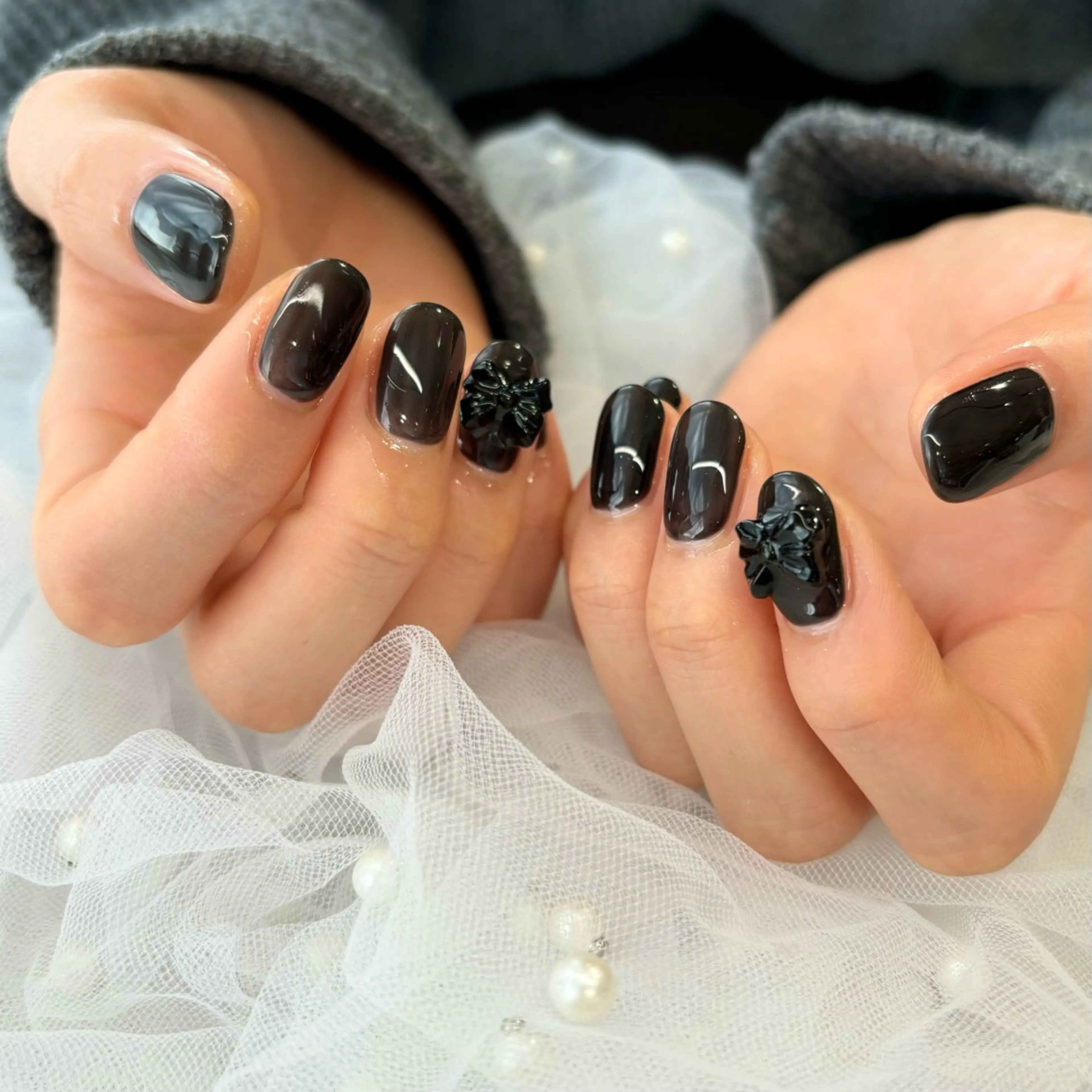 ネイル ワンカラーネイル リボン ハンドネイル 荒巻 めいのネイルデザイン