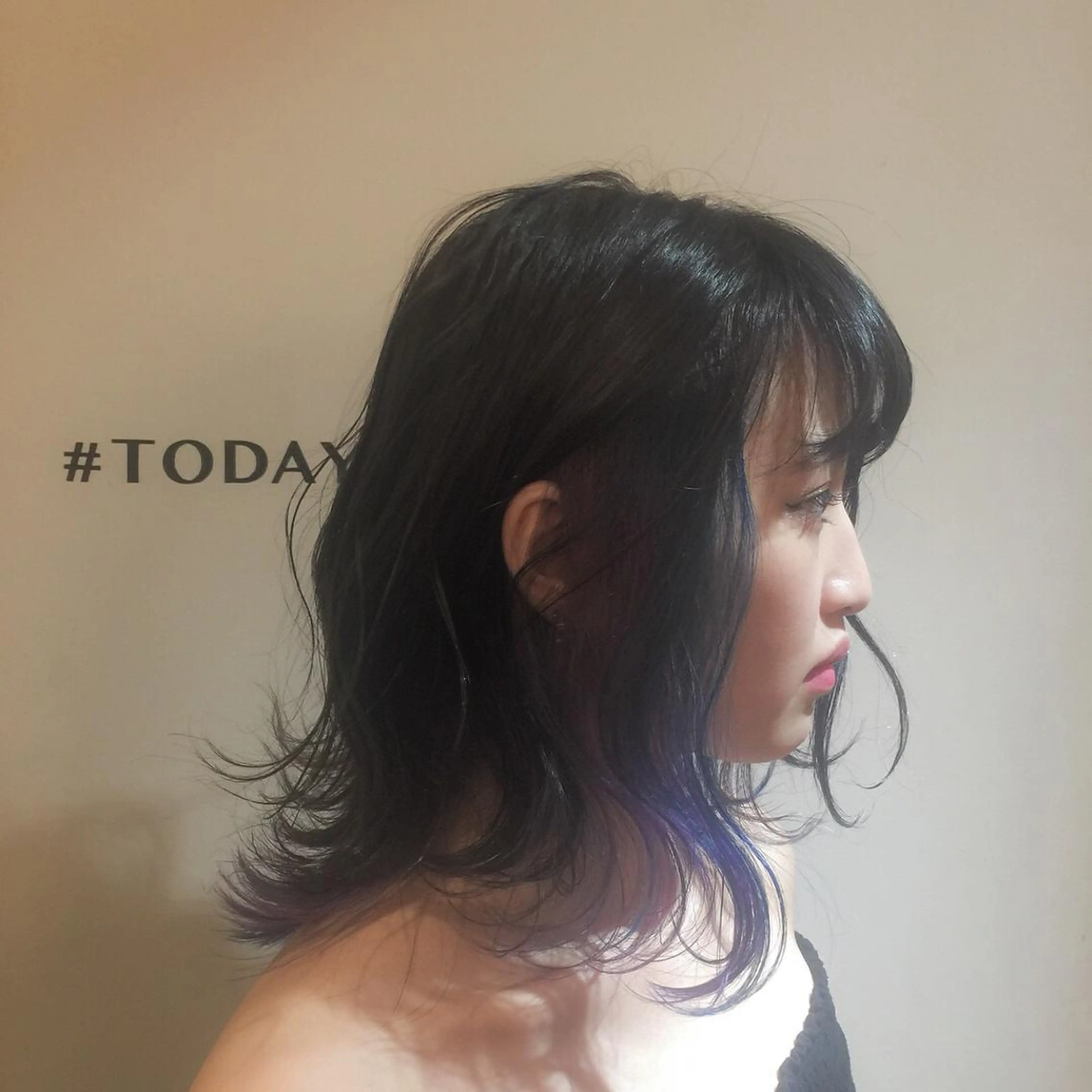 ミディアム カラー ブルーカラー ピンクカラー ユニコーンカラー ヘアカラー ホワイト&レイヤーカ ットエクステ長畠俊輔のヘアスタイル