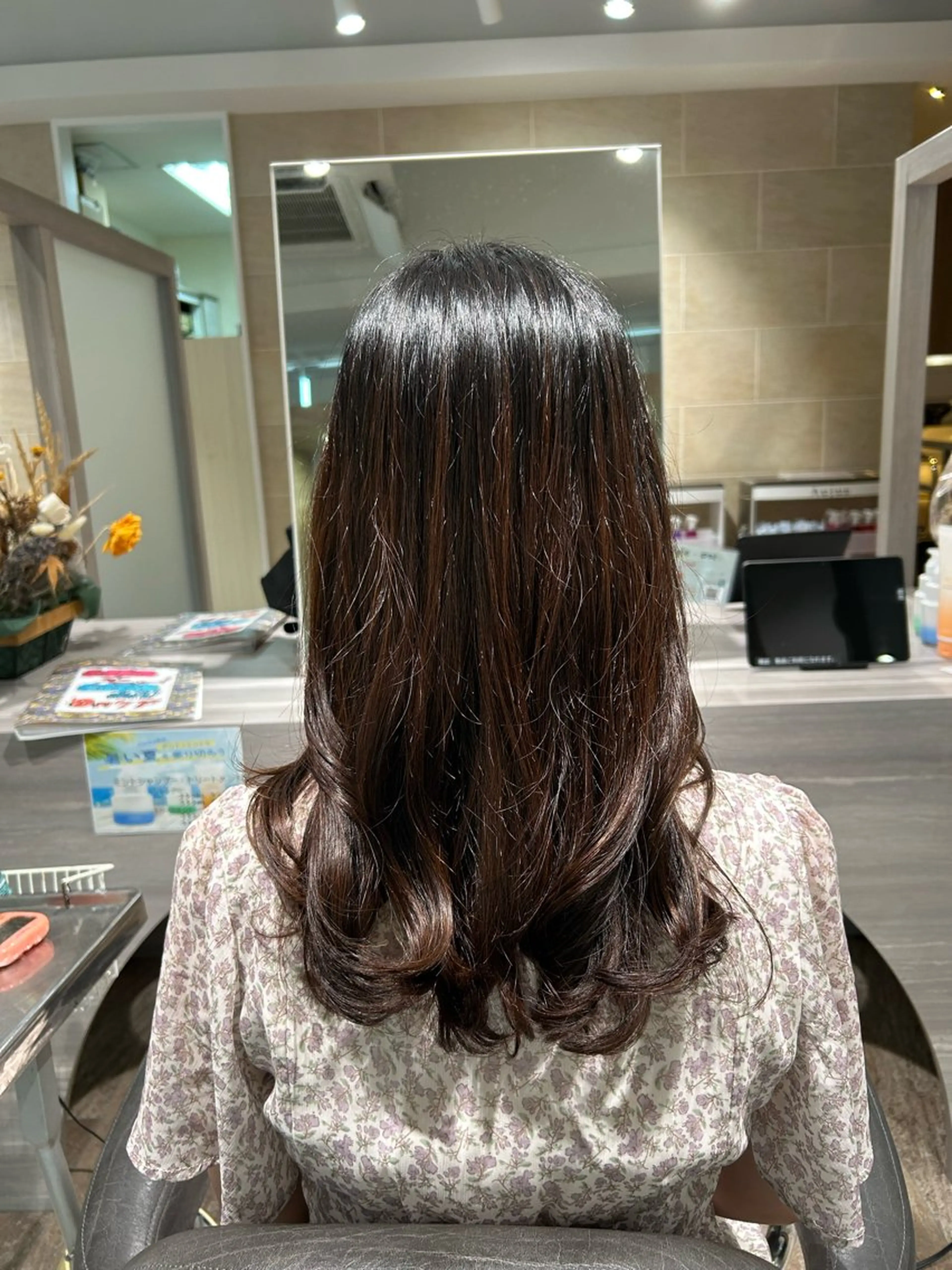 ロング 武井 哉子のヘアスタイル