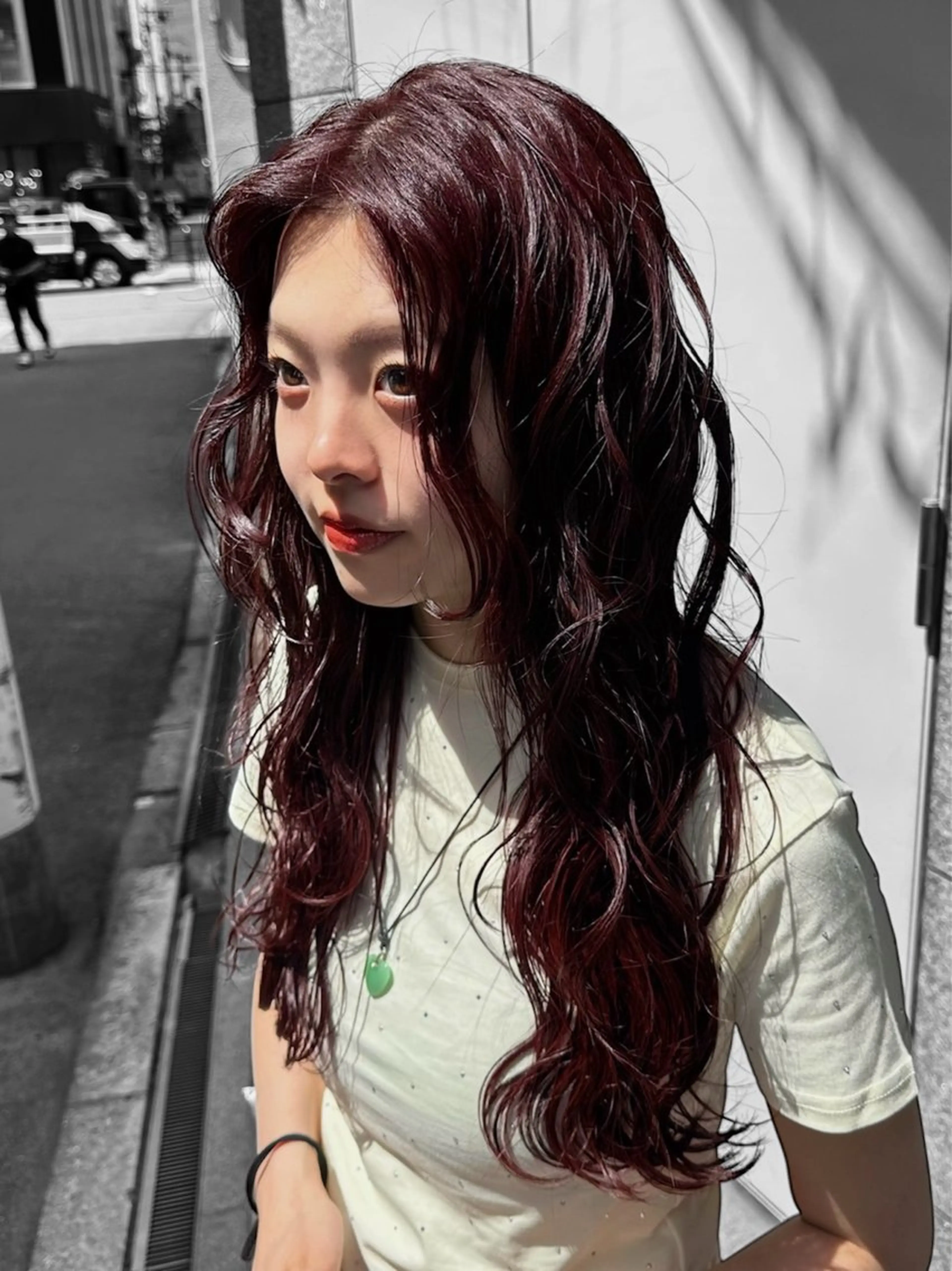 ロング カラー ボルドーカラー レッドカラー カット ヘアカラー トリートメント ura/デザイン/ ハイトーン/個性派のヘアスタイル