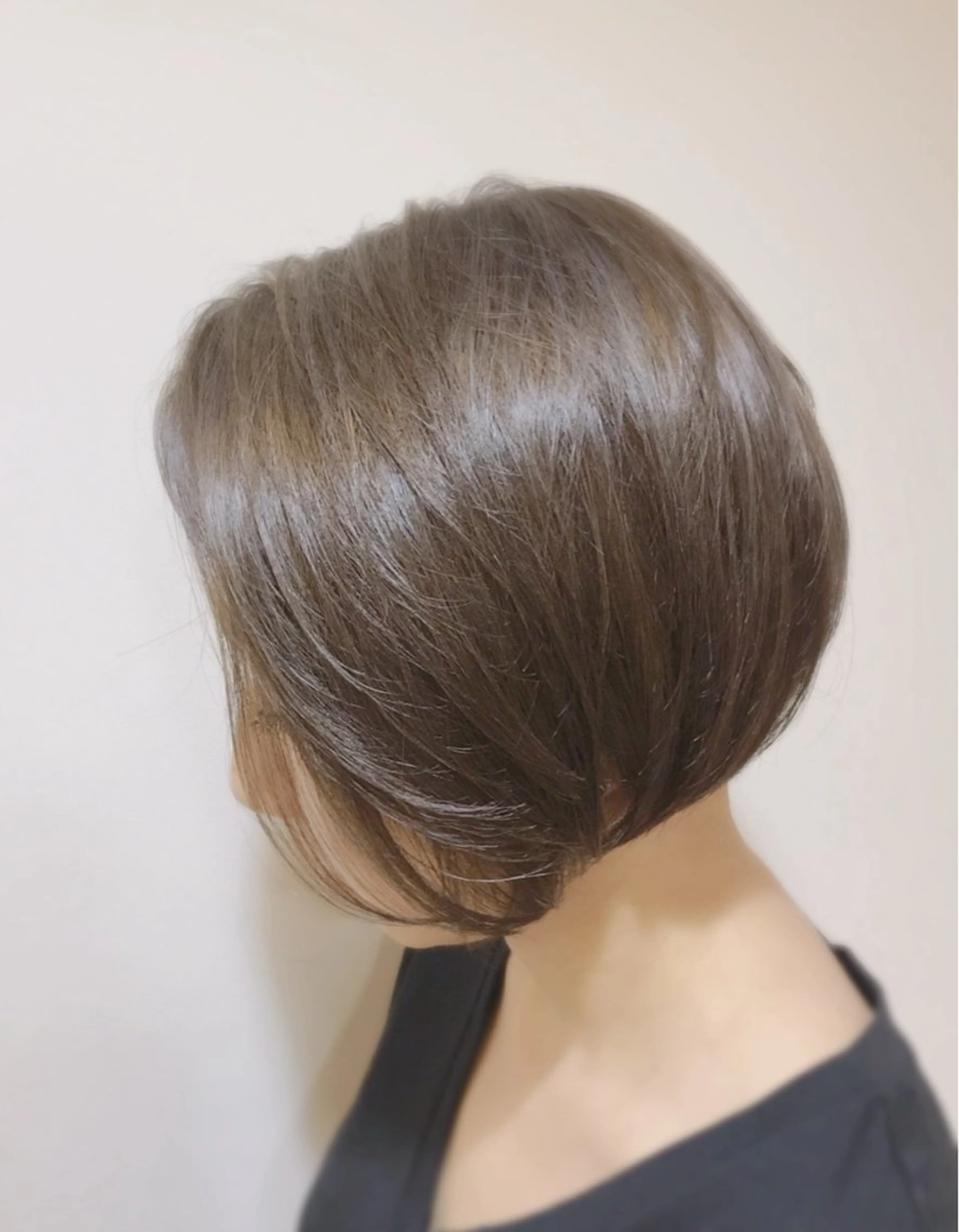 ショート カラー 小田桐 雅和のヘアスタイル