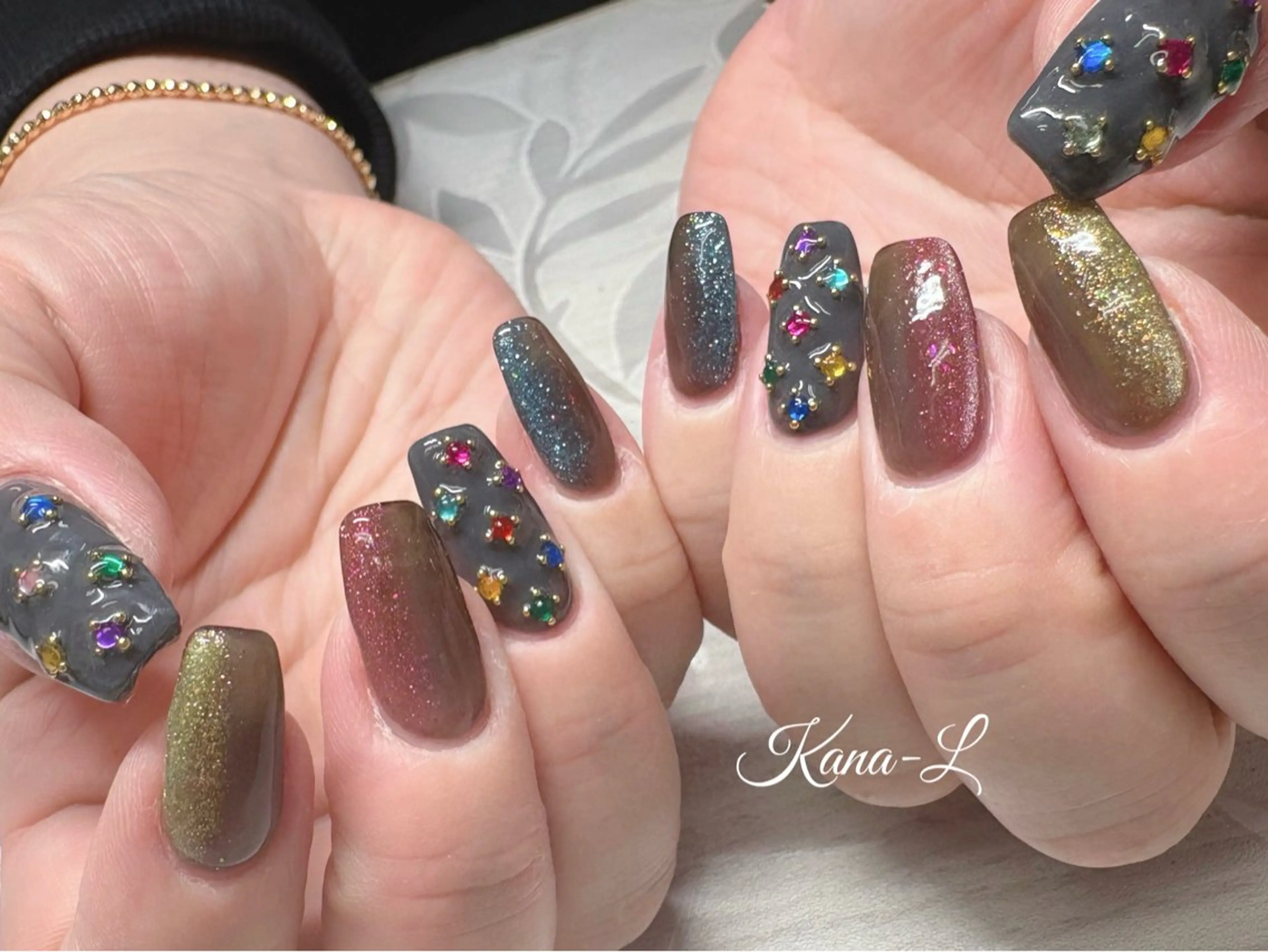 ネイル 芦辺 香奈のネイルデザイン