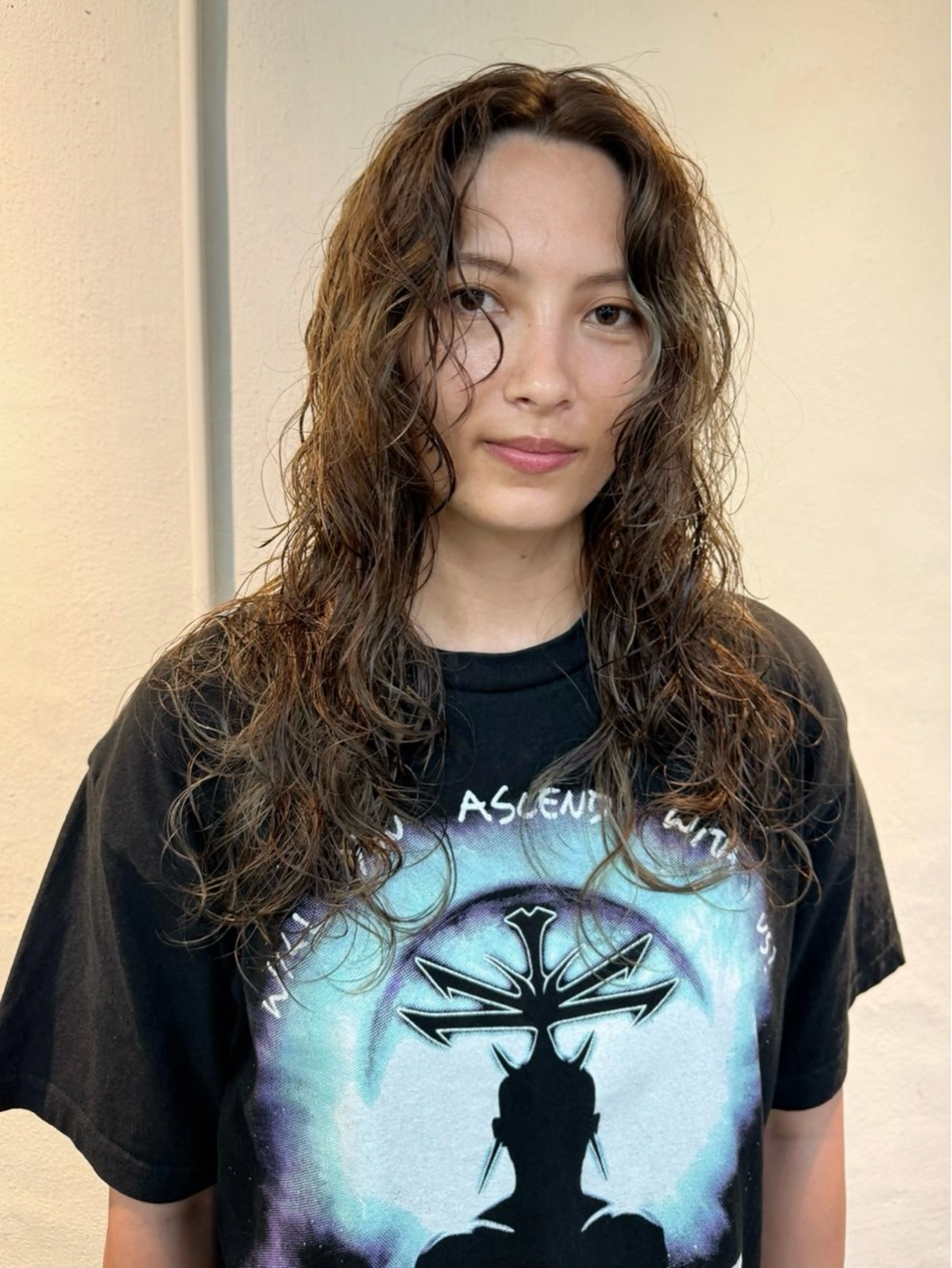 ロング パーマ レイヤーカット ニュアンスパーマ カット パーマ トリートメント 森貴裕/ベージュ/ パーマ/オリーブのヘアスタイル