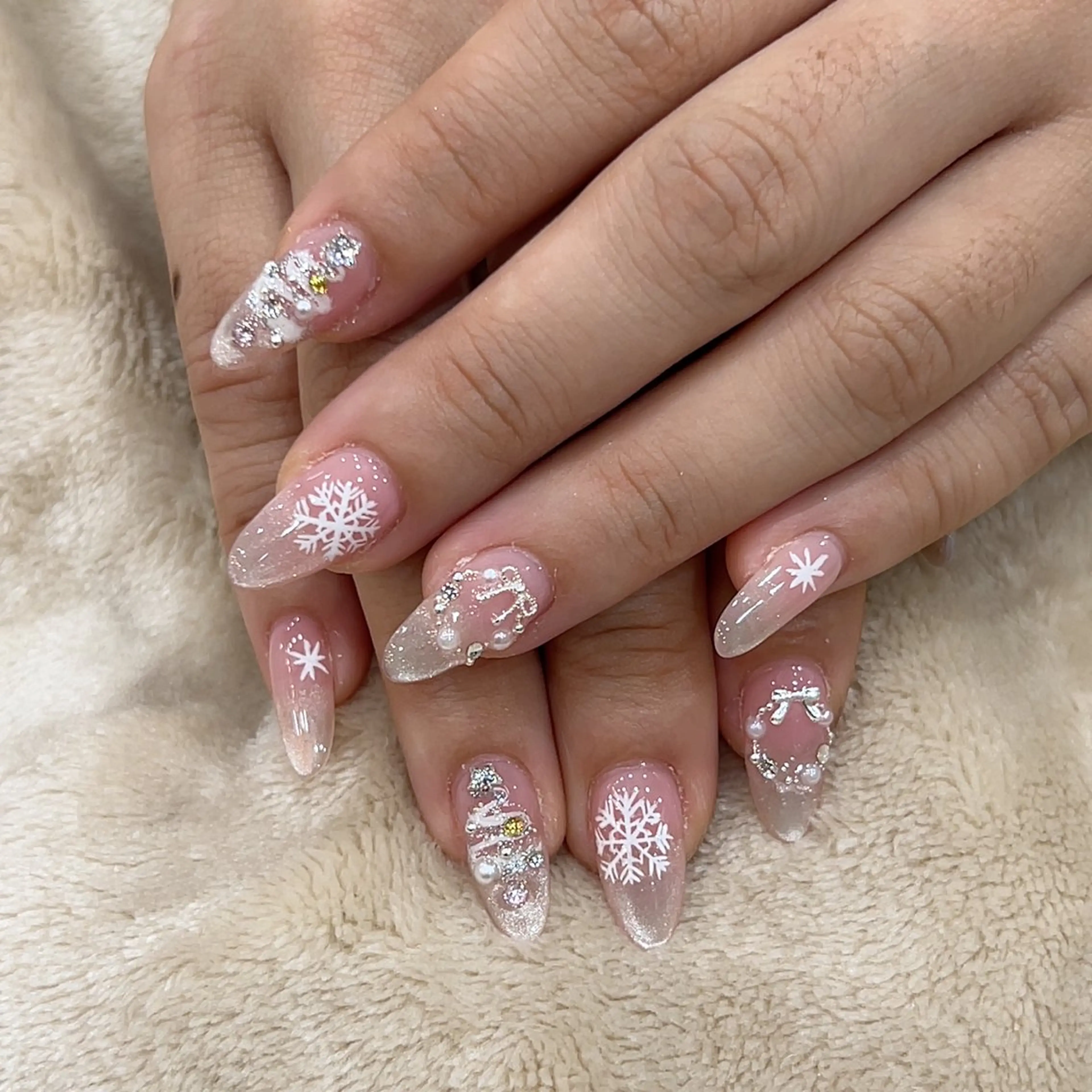 ネイル MQueen ネイルサロンのネイルデザイン