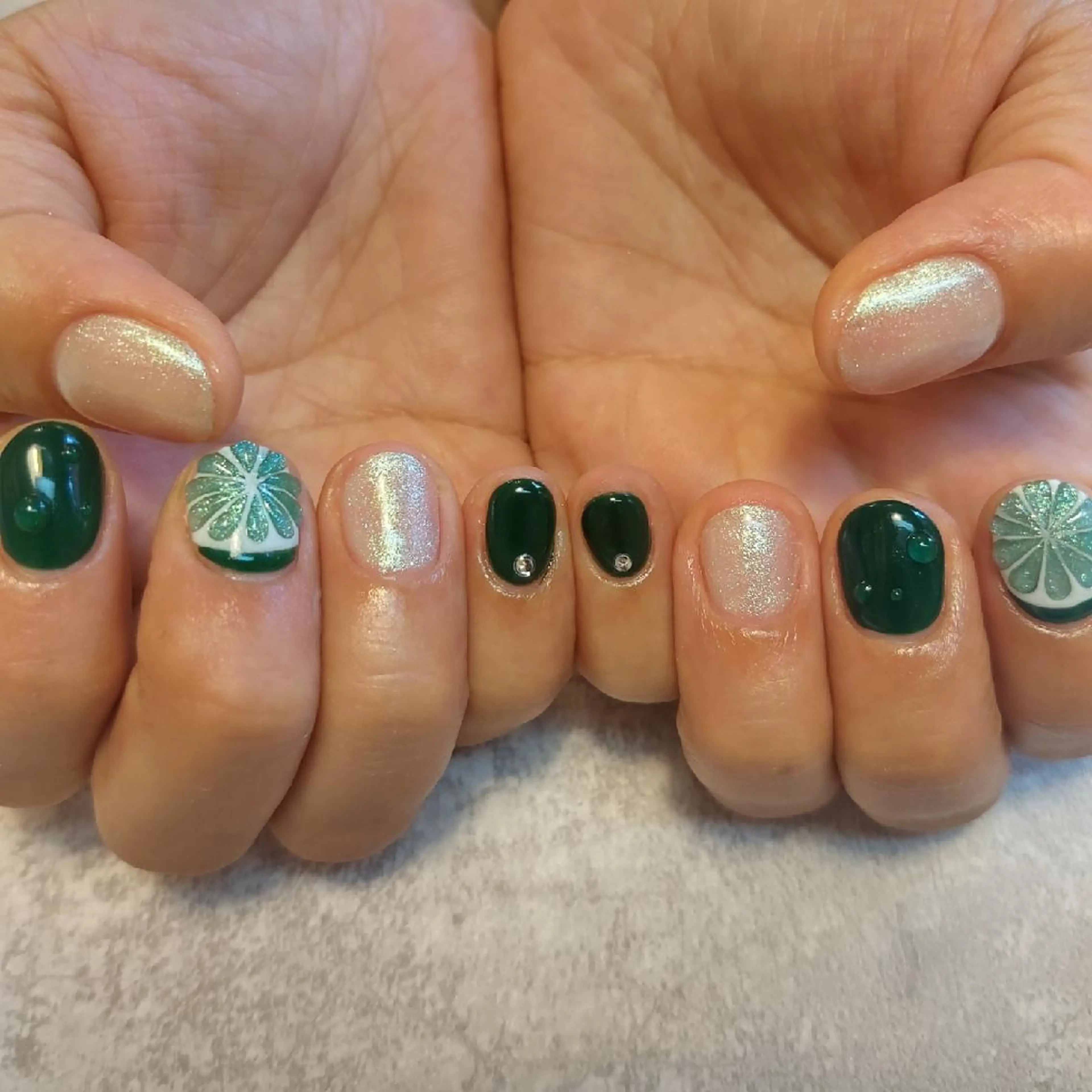 ネイル ジェヌインネイル 河内のネイルデザイン