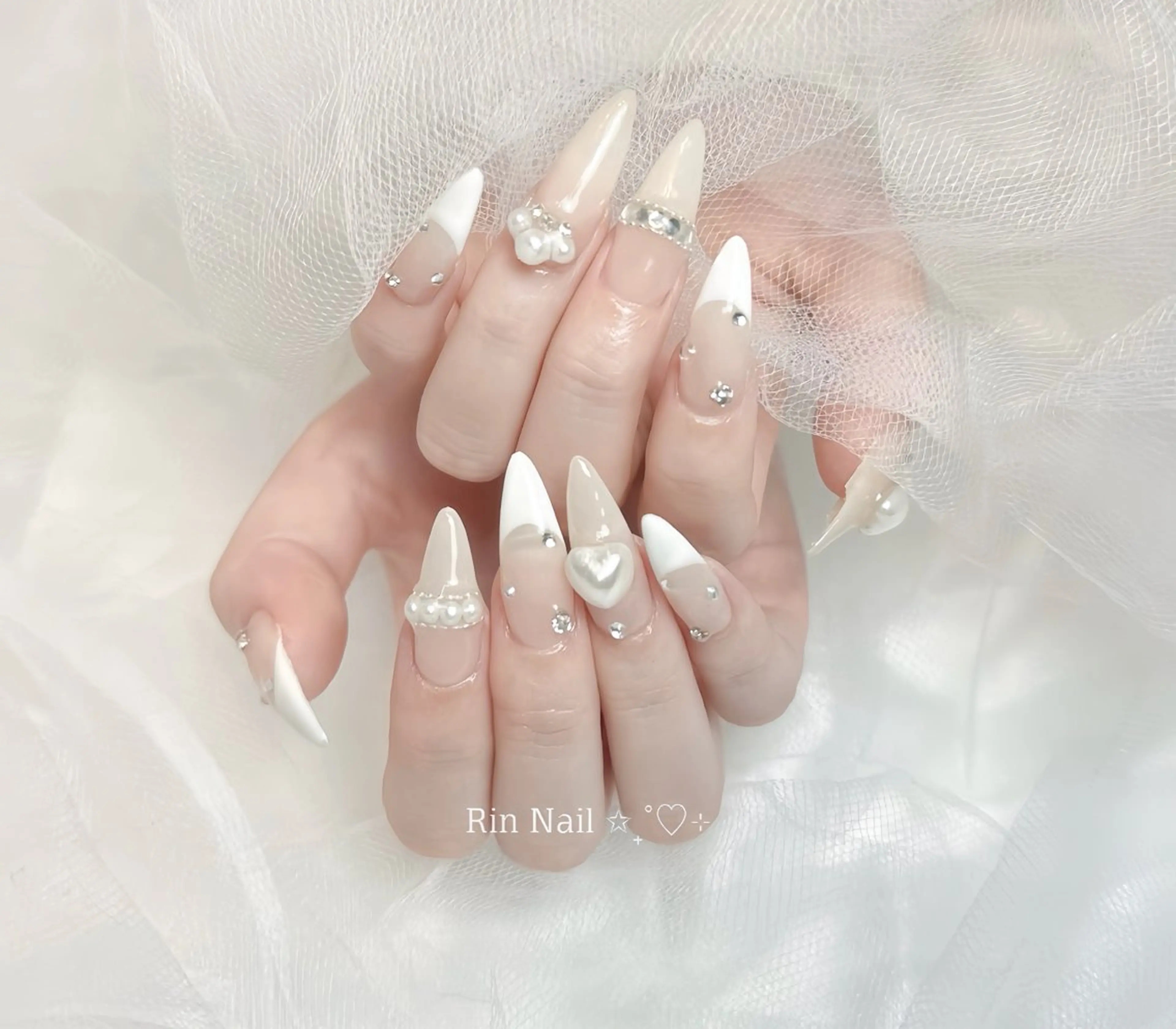 ネイル ボルドー フレンチネイル グラデーション キラキラネイル 韓国ネイル ハンドネイル Rin Nail Shinokuboのネイルデザイン