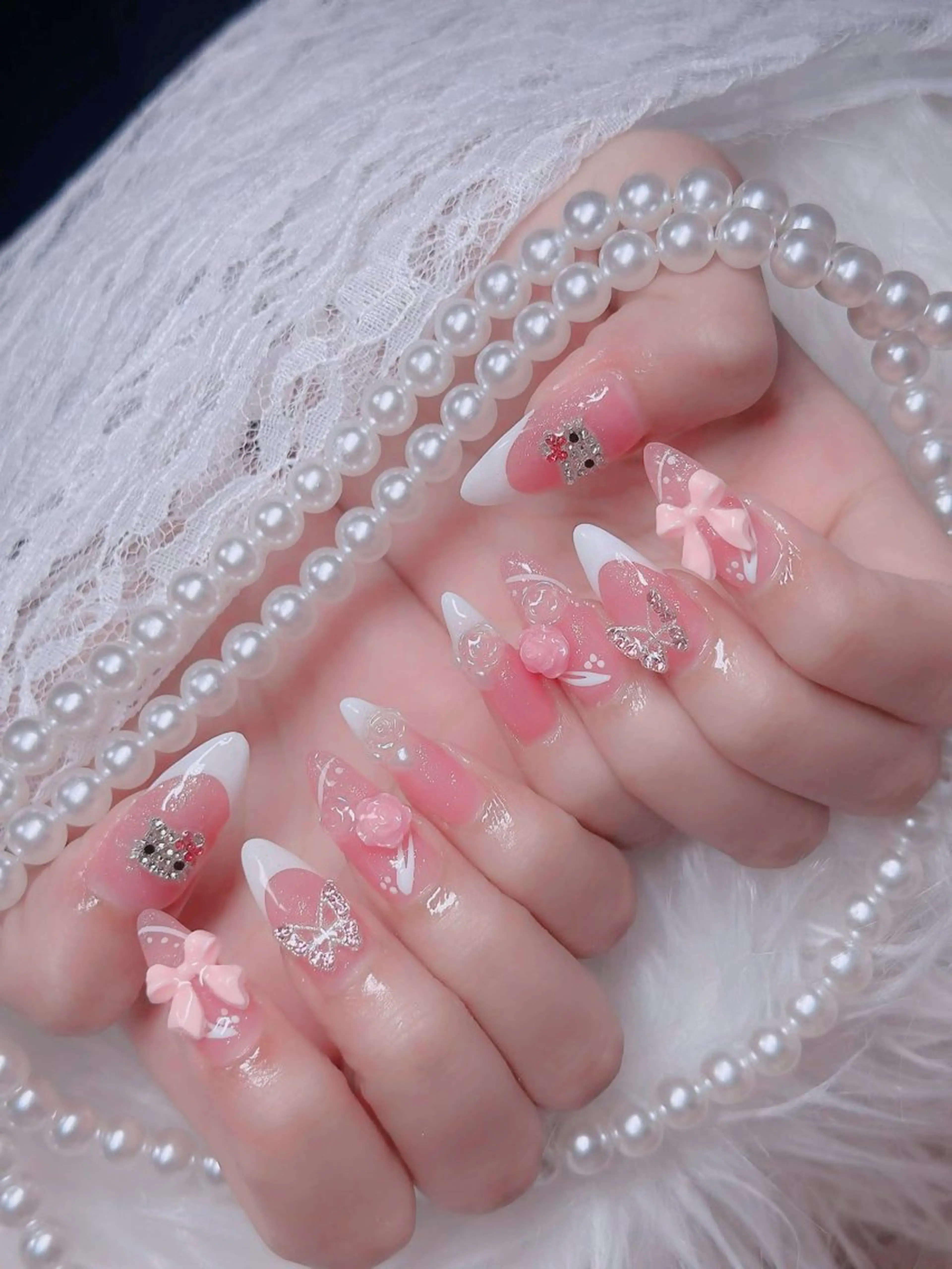 ネイル オーロラネイル フレンチネイル ジェルネイル ハロウィン キラキラネイル H.baby Nail Salonのネイルデザイン