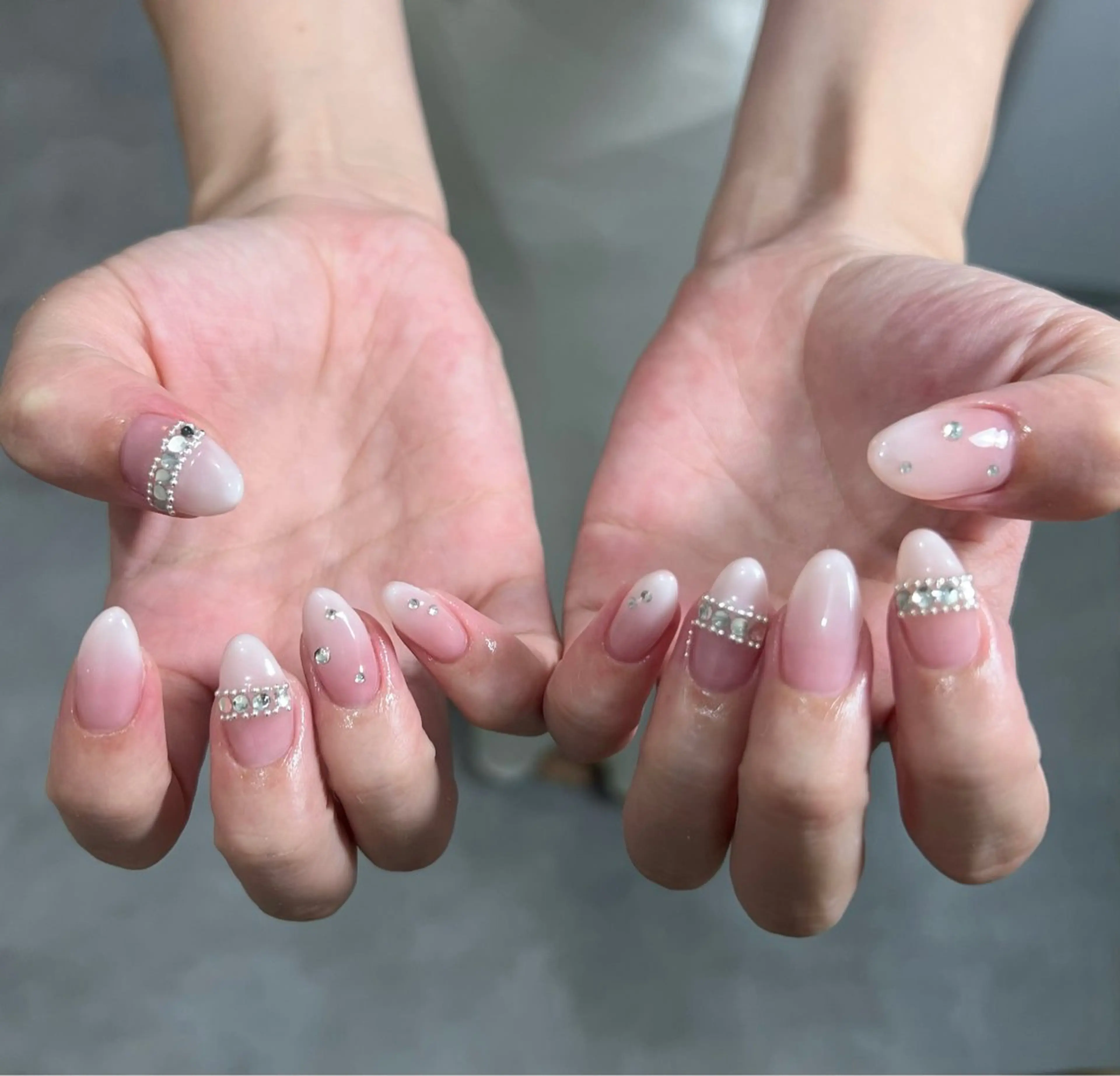 ネイル 持ち込み ハンドネイル アトリエハーロウ sakuraのネイルデザイン