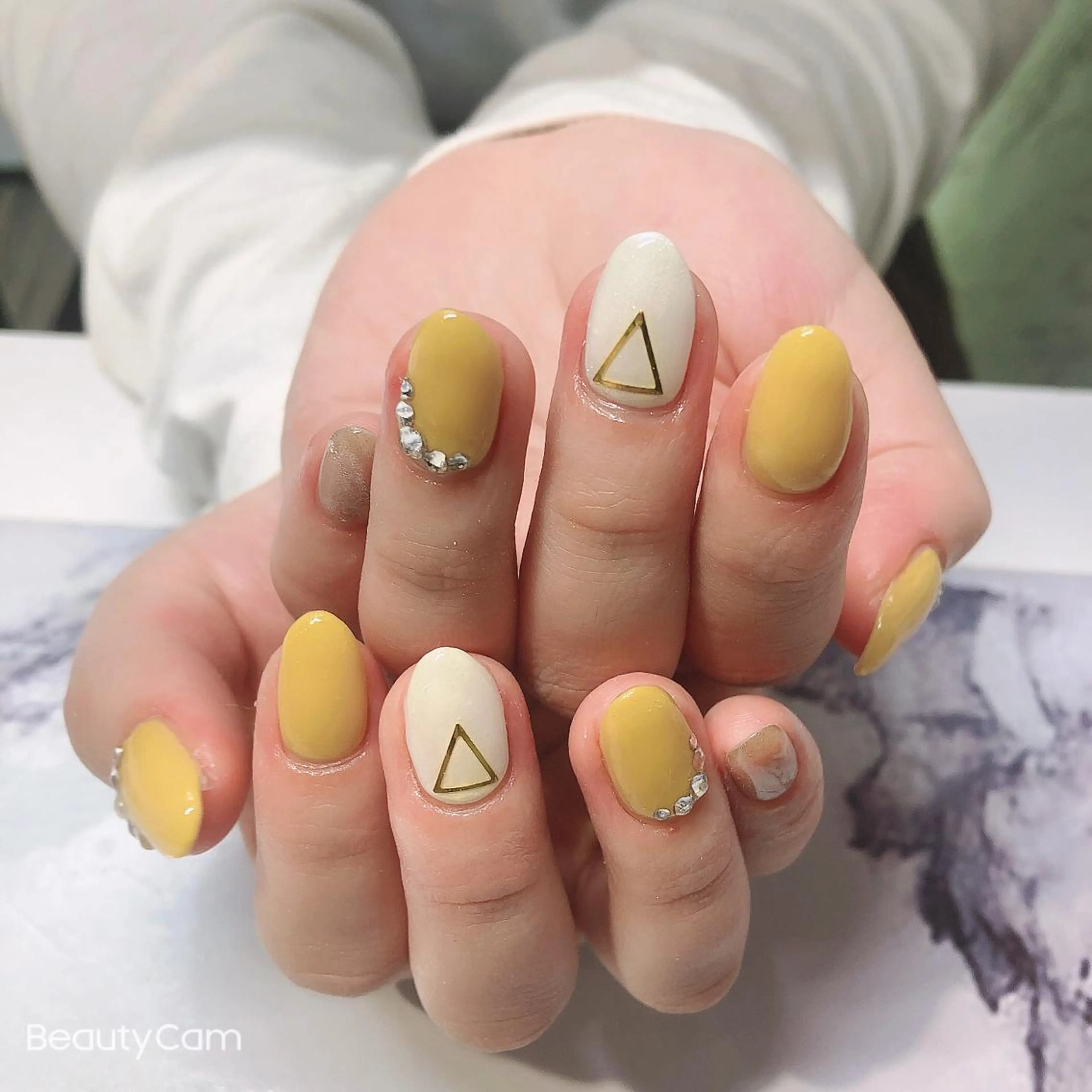 ネイル ガレンドウ 白澤 愛子のネイルデザイン