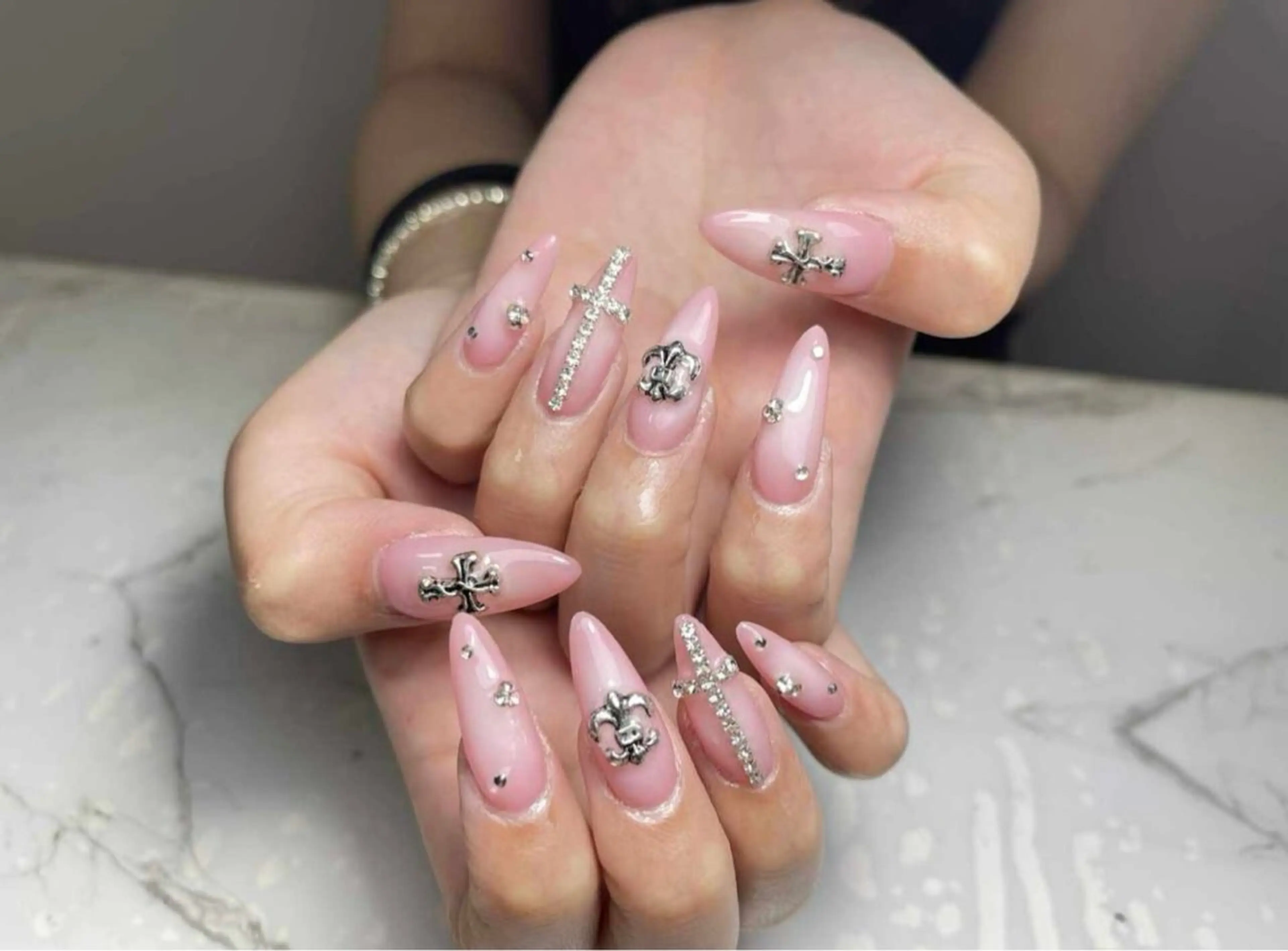 ネイル アートネイル ジェルネイル キラキラネイル 韓国ネイル スカルプネイル ハンドネイル 清水 ユナのネイルデザイン