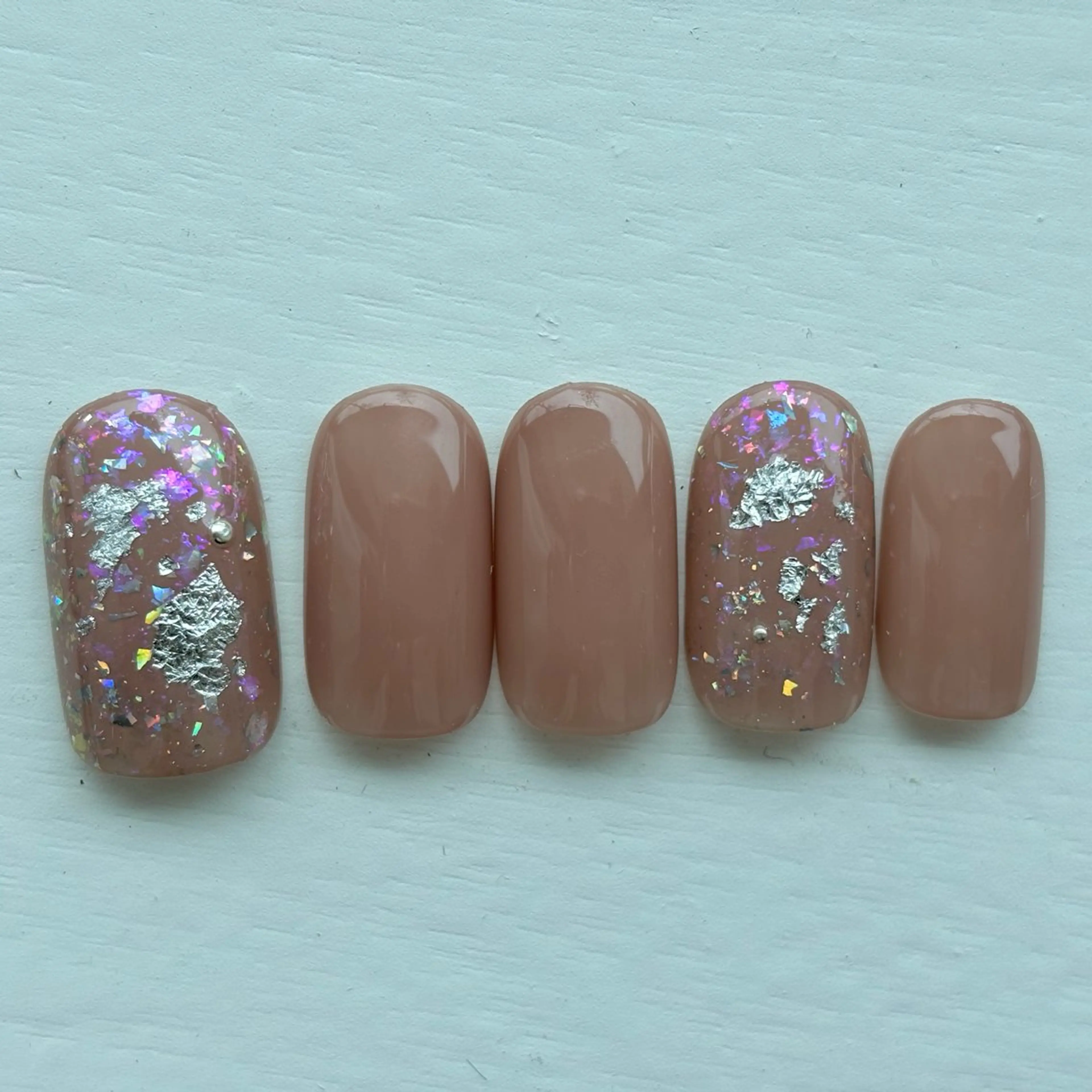 ネイル キラキラネイル 伊藤 貴恵のネイルデザイン