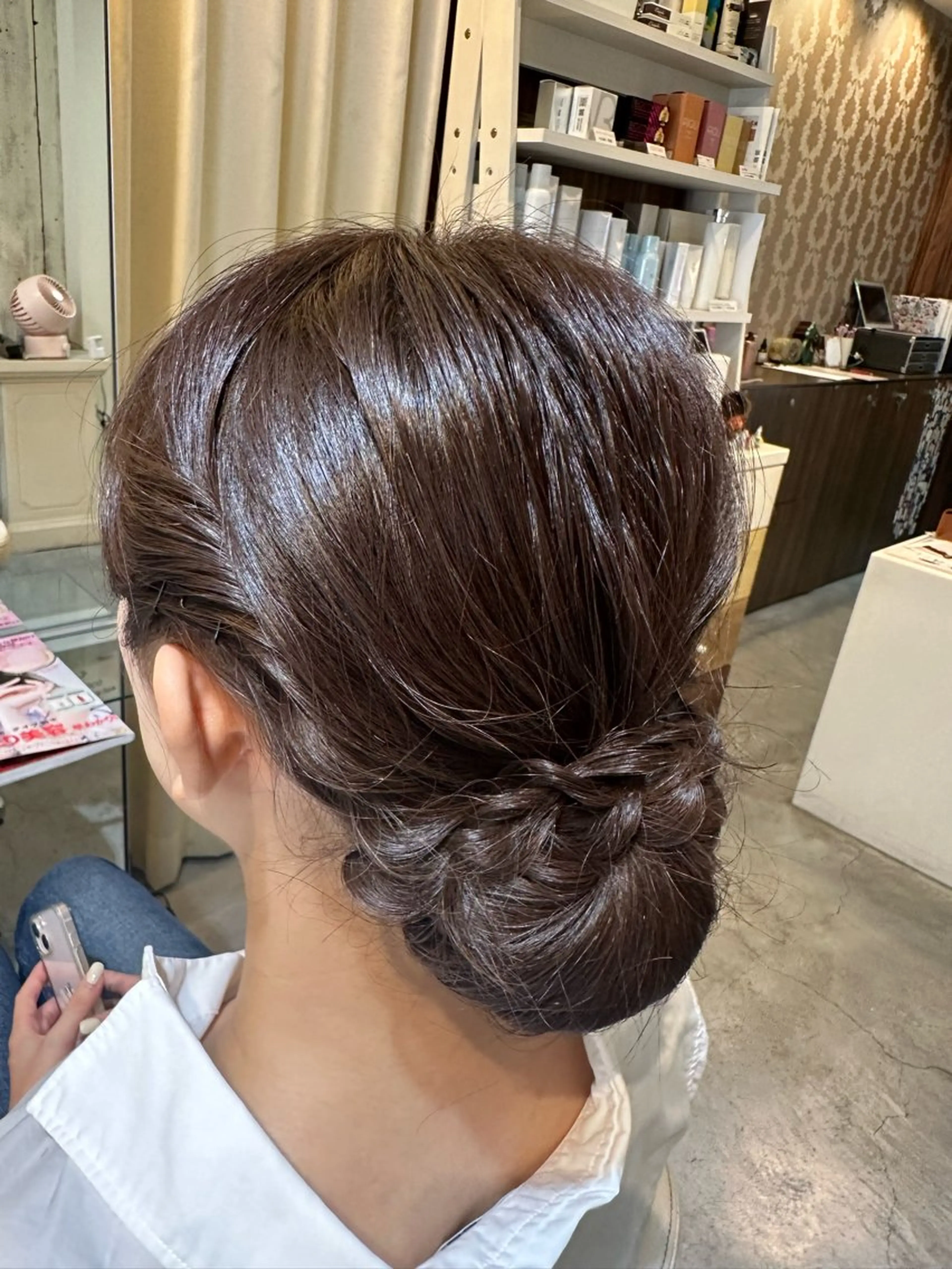 ミディアム 足立 穂乃果のヘアスタイル