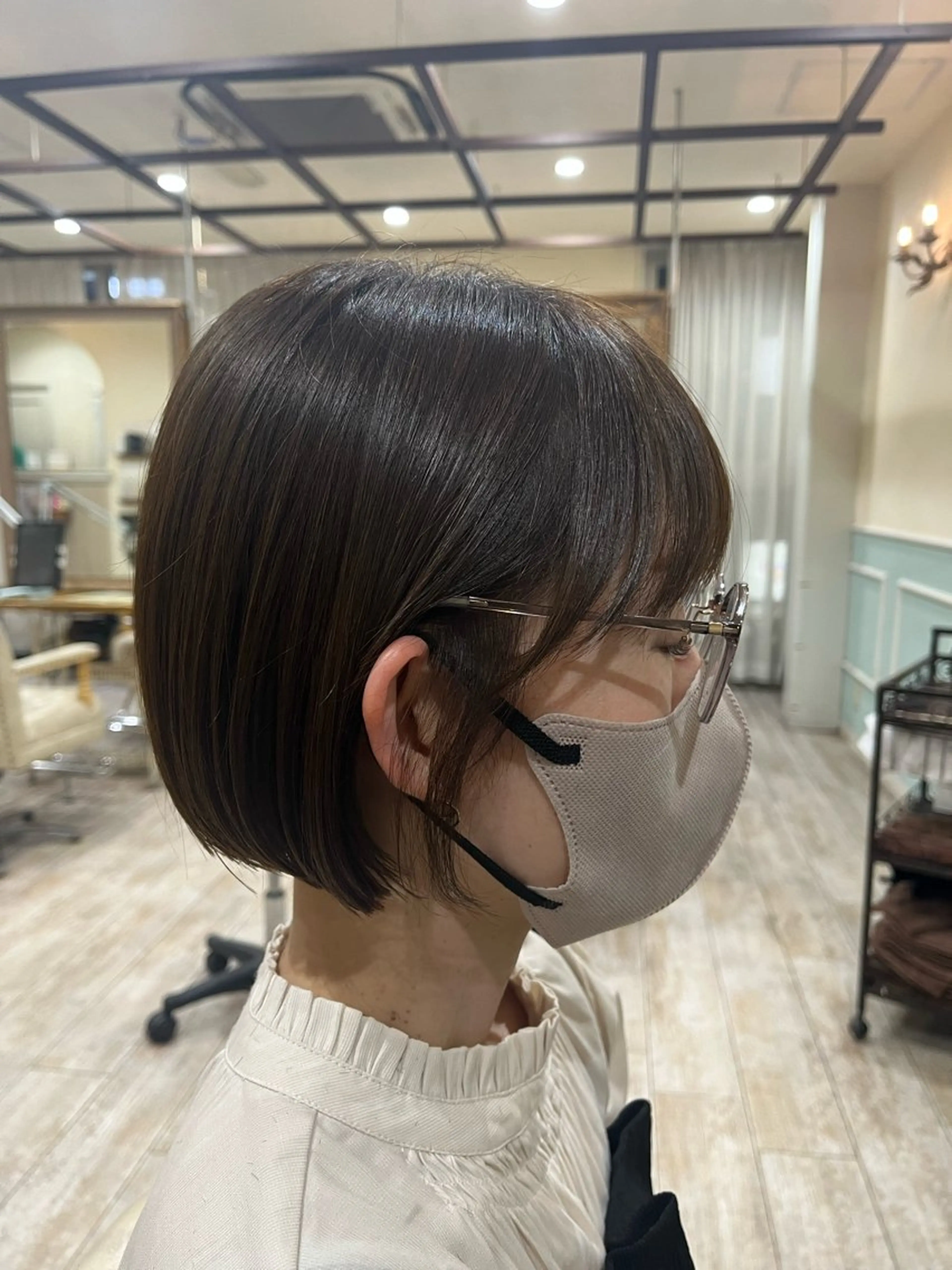 ショート ショートボブモデル縮 毛艶髪津田パーマのヘアスタイル