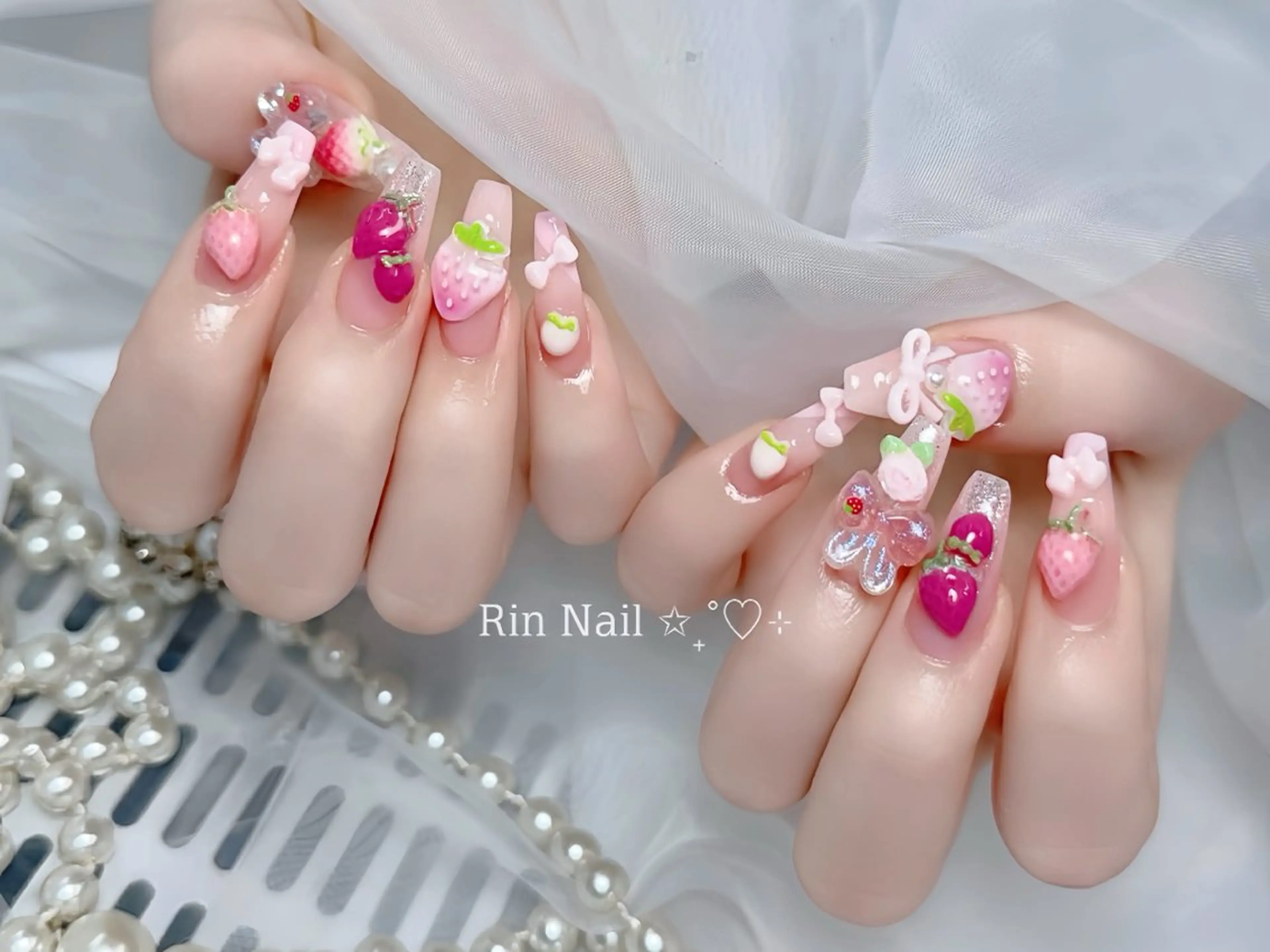 ネイル オーロラネイル ジェルネイル 韓国ネイル ロングネイル マグネットネイル ハンドネイル Rin Nail Shinokuboのネイルデザイン