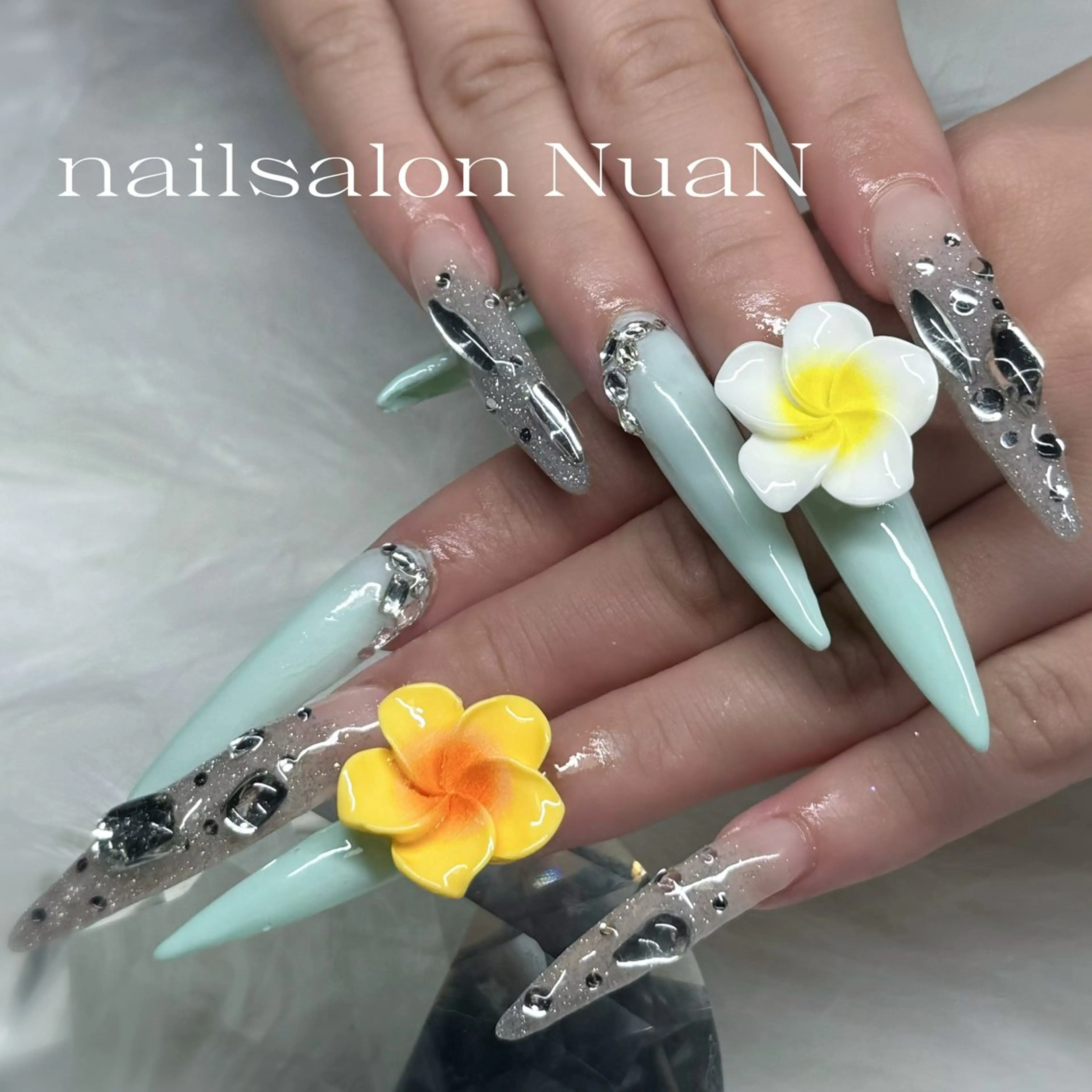 ネイル NuaN ミニモ停止中のネイルデザイン