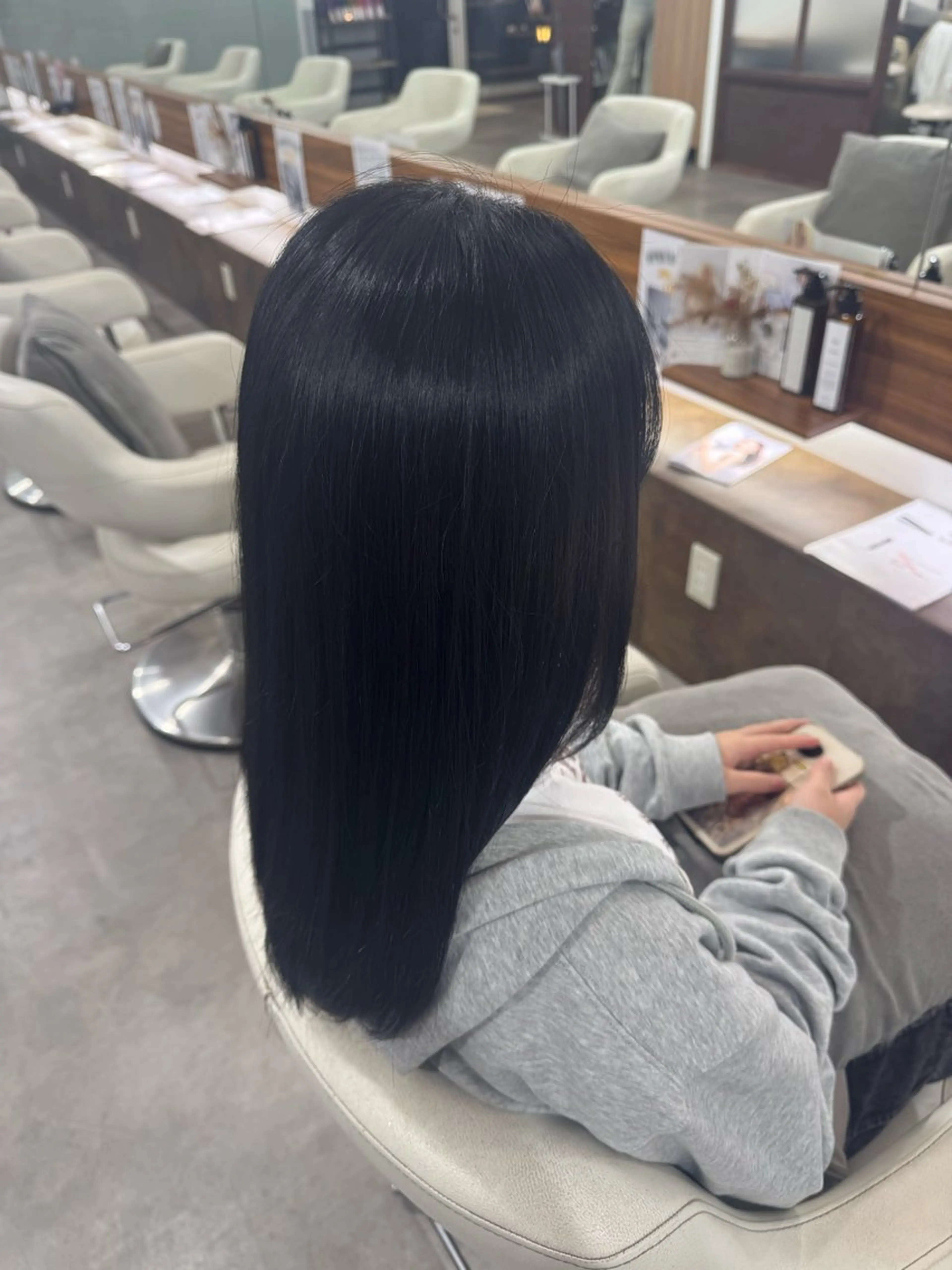 カラー 黒髪 ブルーカラー ブルーブラック ★モデル募集 星来★のヘアスタイル