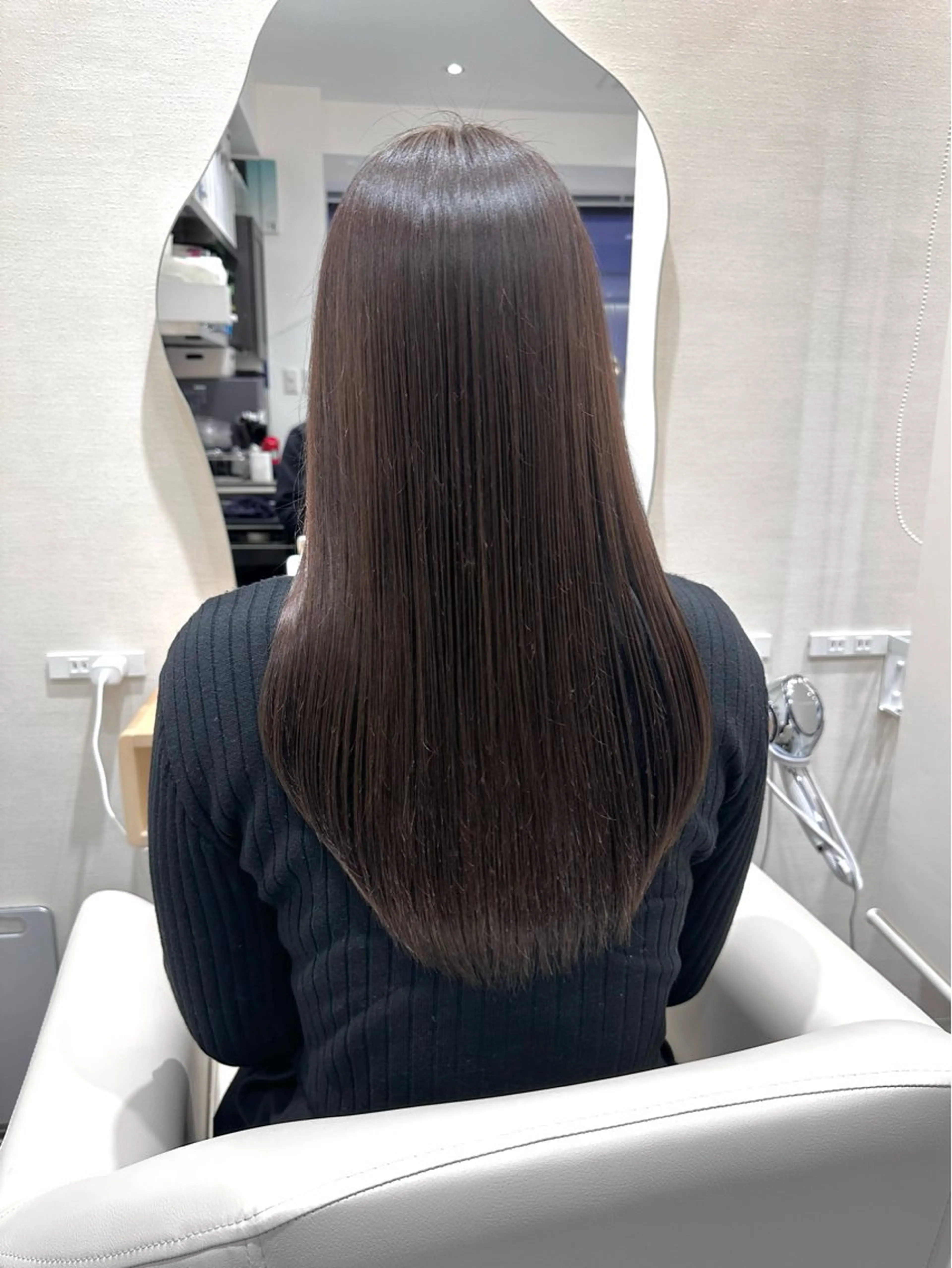 セミロング カラー ブリーチ ブラウンカラー ラベンダーカラー ラベンダーブラウン ブリーチなしカラー ヘアカラー トリートメント 矢野 晃平のヘアスタイル