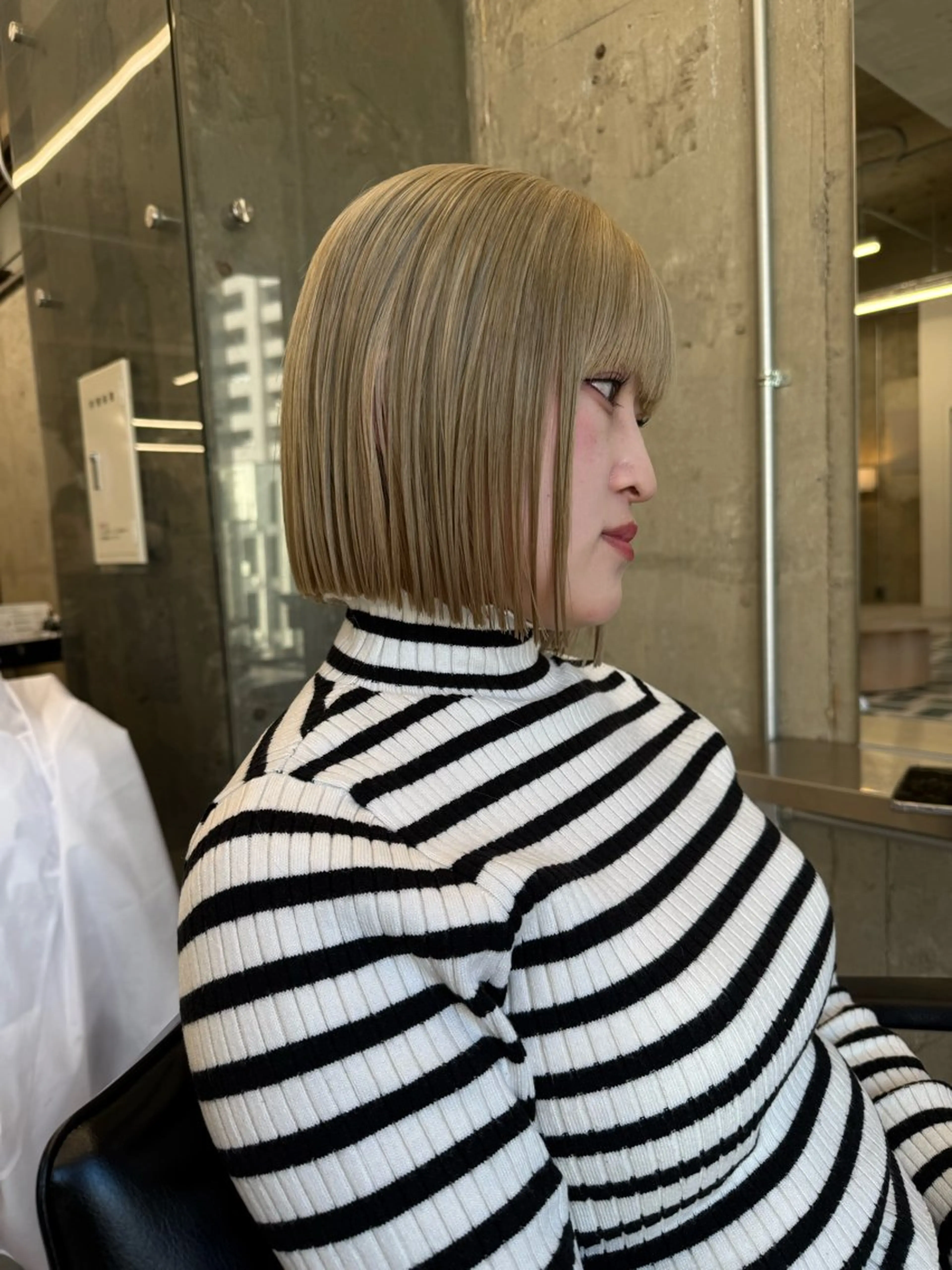 ショート 切りっぱなしボブ ボブ ボブ/ハイトーン YUIのヘアスタイル