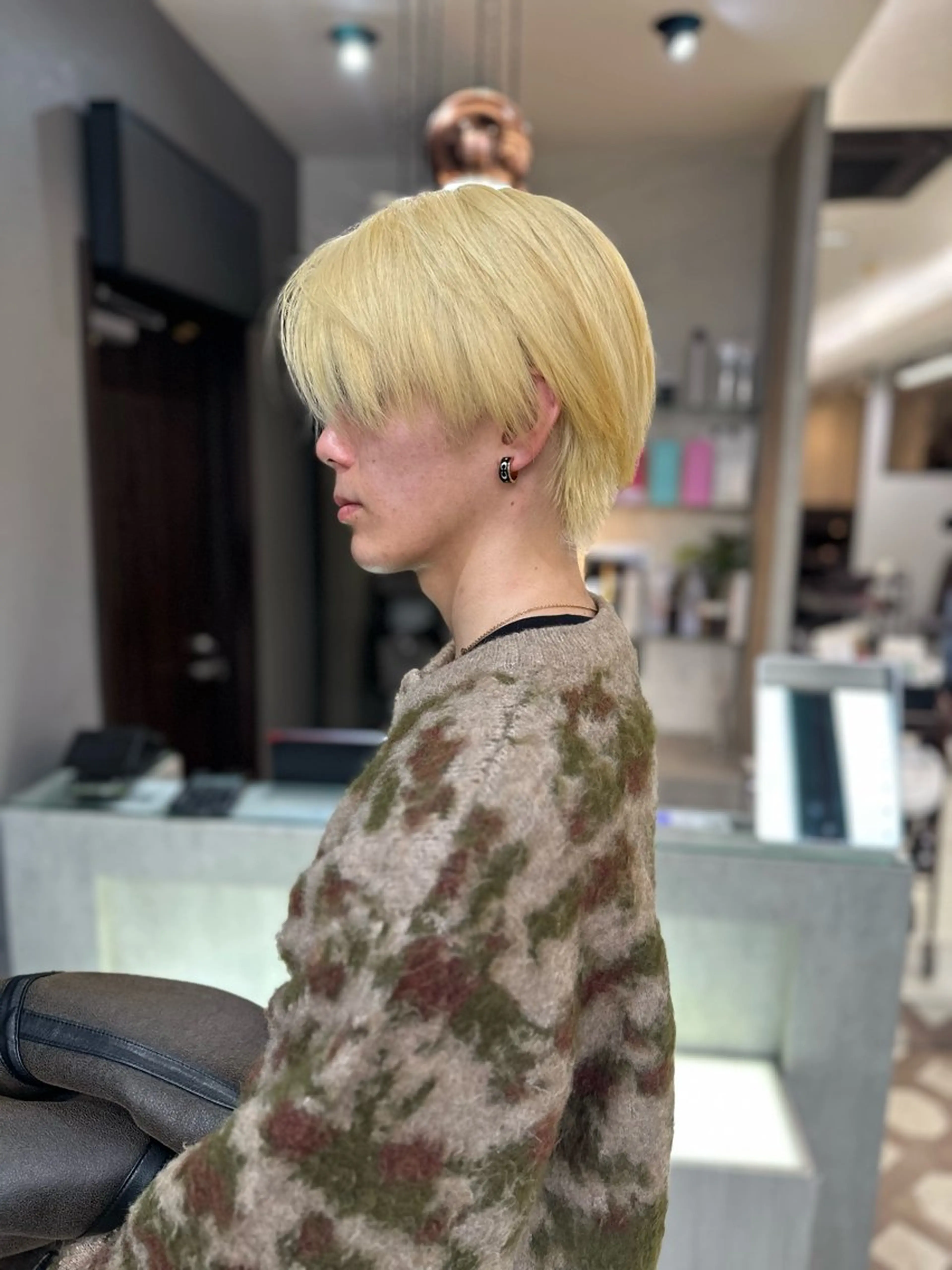 ショート カラー メンズ メンズブリーチ メンズ韓国風 ベージュカラー ブリーチ ブラウンカラー ヘアカラー AYAKASA 暖色カラー/レイヤーのヘアスタイル