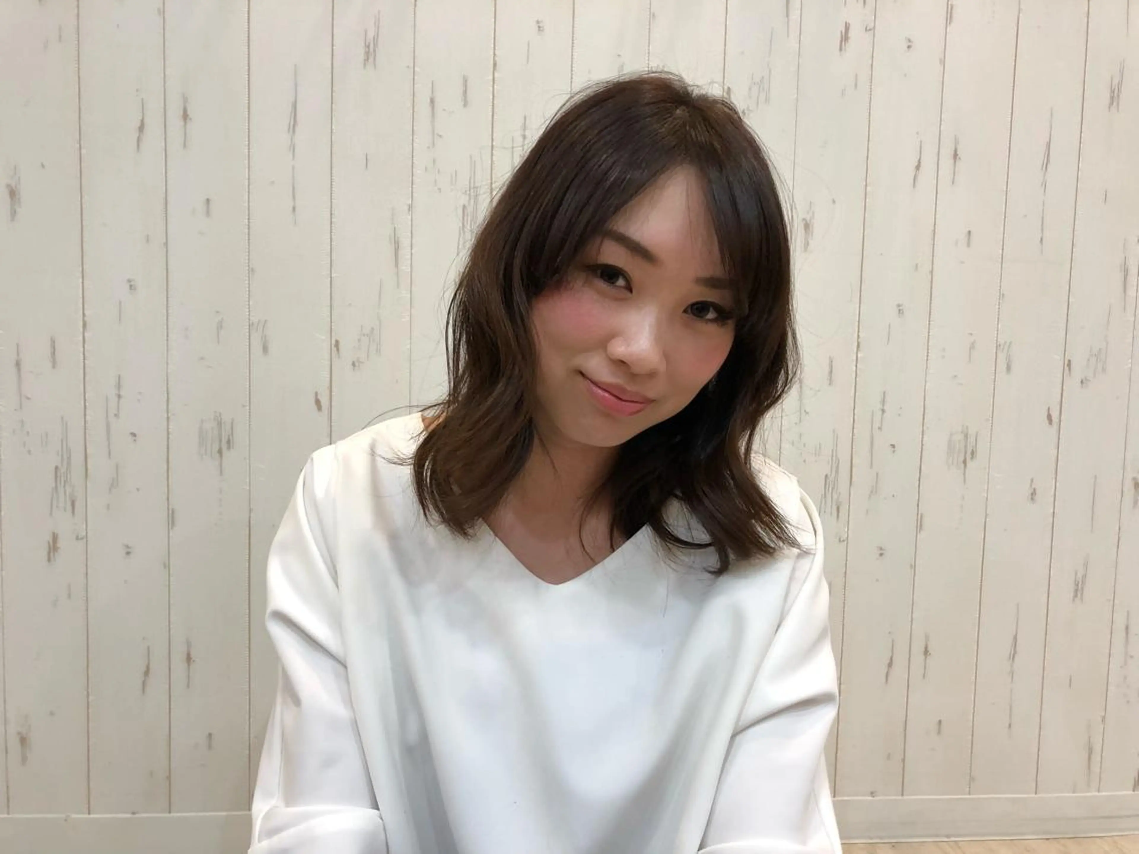 ミディアム カラー KAIzen. tomoのヘアスタイル