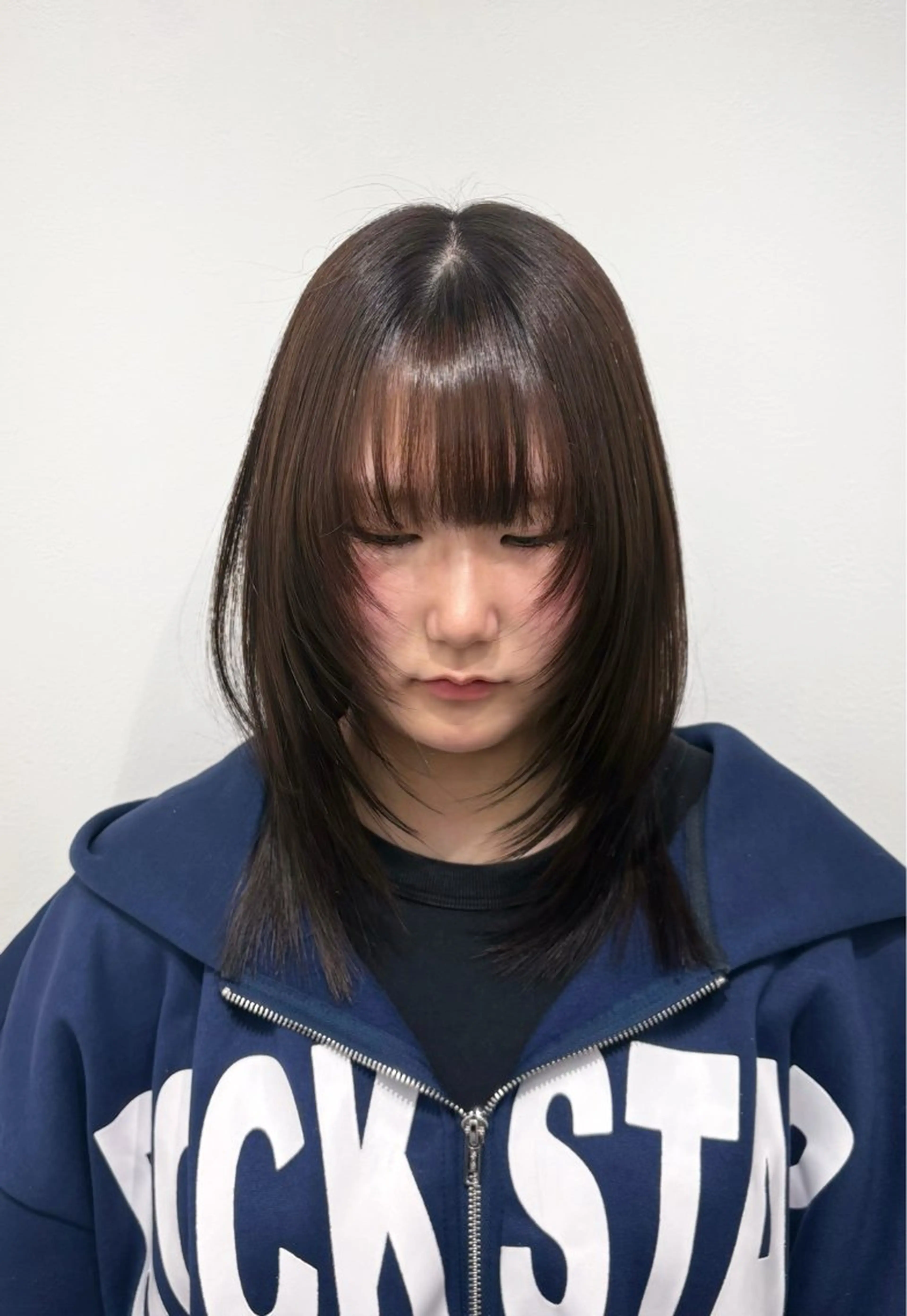 ミディアム 顔まわりレイヤー 顔周りカット レイヤーカット HARUNA✩ _anliのヘアスタイル