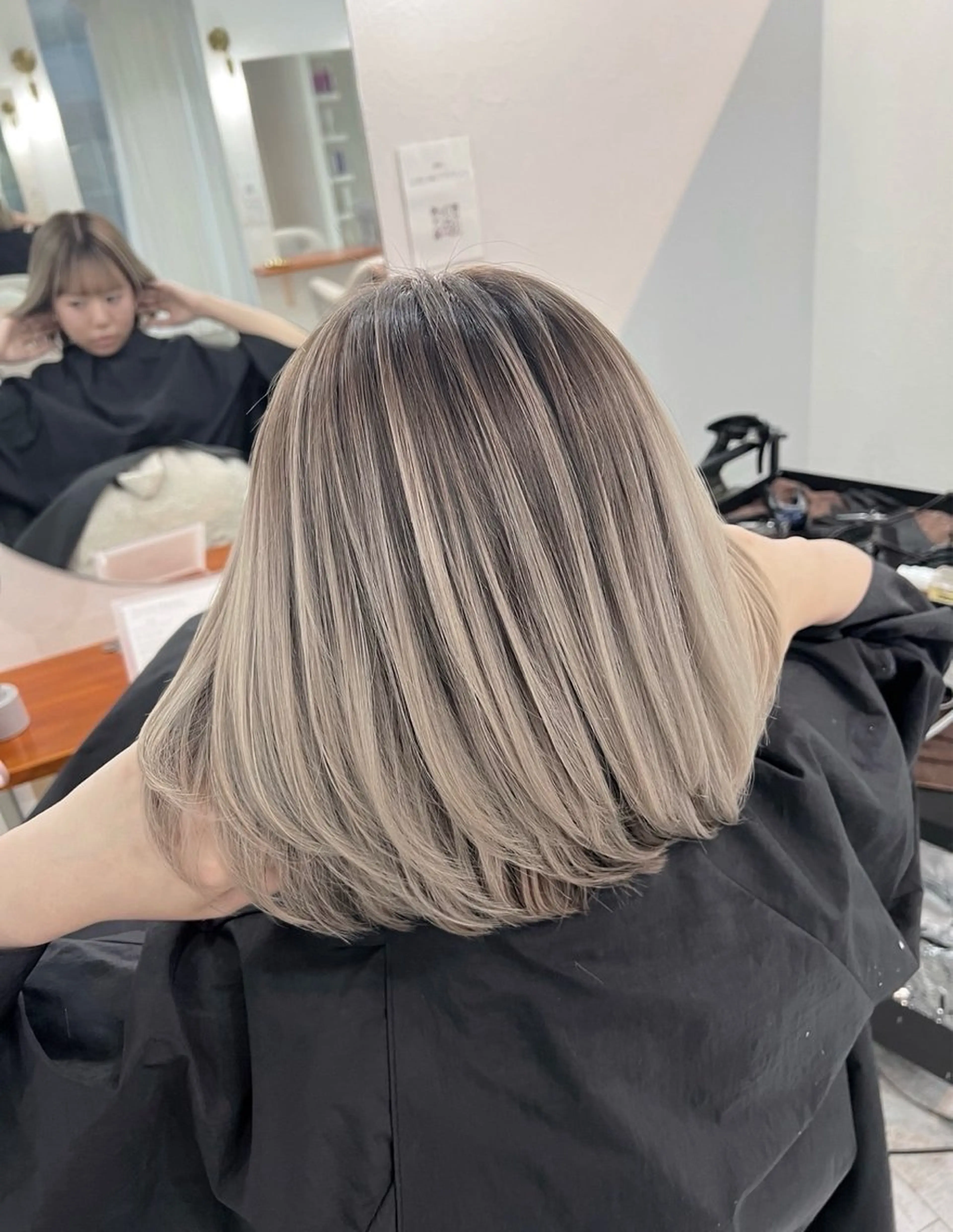 ショート カラー バレイヤージュ グレージュ レイヤーカット ヘアカラー トリートメント ROBIN所属・指名数No.1 /NAOYAのヘアスタイル