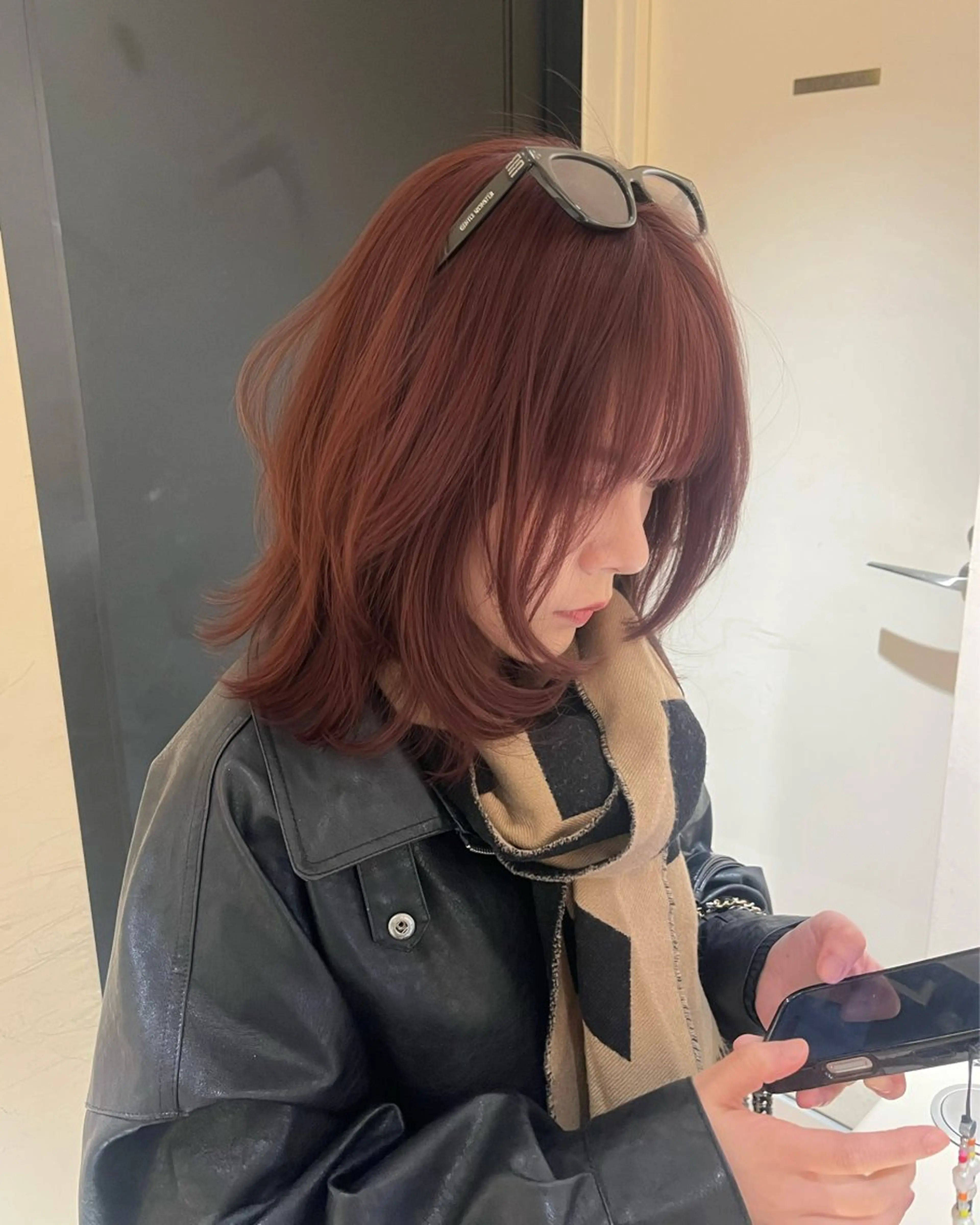 セミロング カラー ブラウンカラー レッドカラー レッドブラウン レイヤーカット カット ヘアカラー トリートメント ナミ🩶暗髪/暖色 ❤️/透明感/縮毛のヘアスタイル