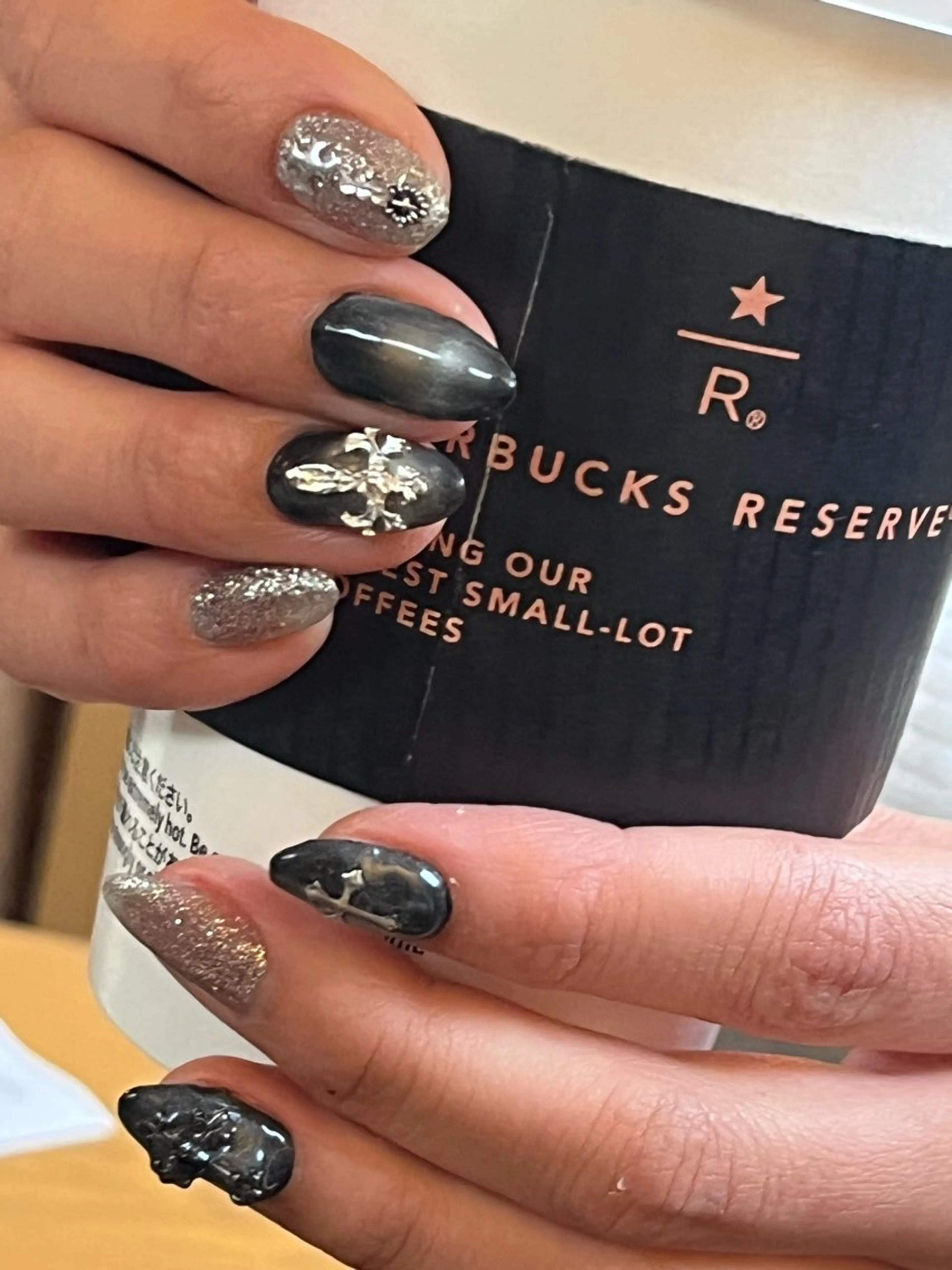 1月リピーター様限定🎍ハンドジェルワンカラー🤍オフありの写真