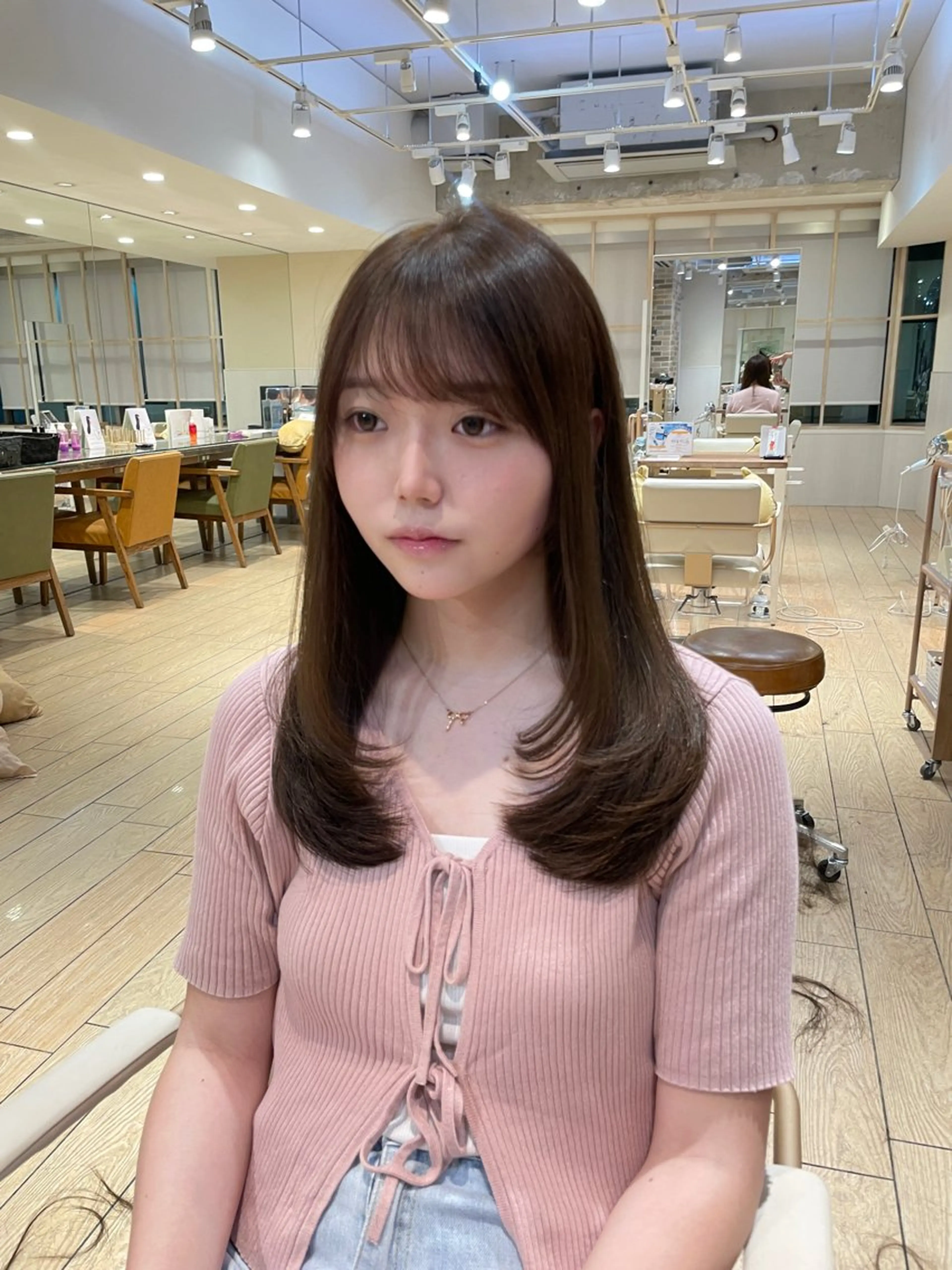 セミロング 小顔に見える顔周り カット/表参道　寺崎のヘアスタイル