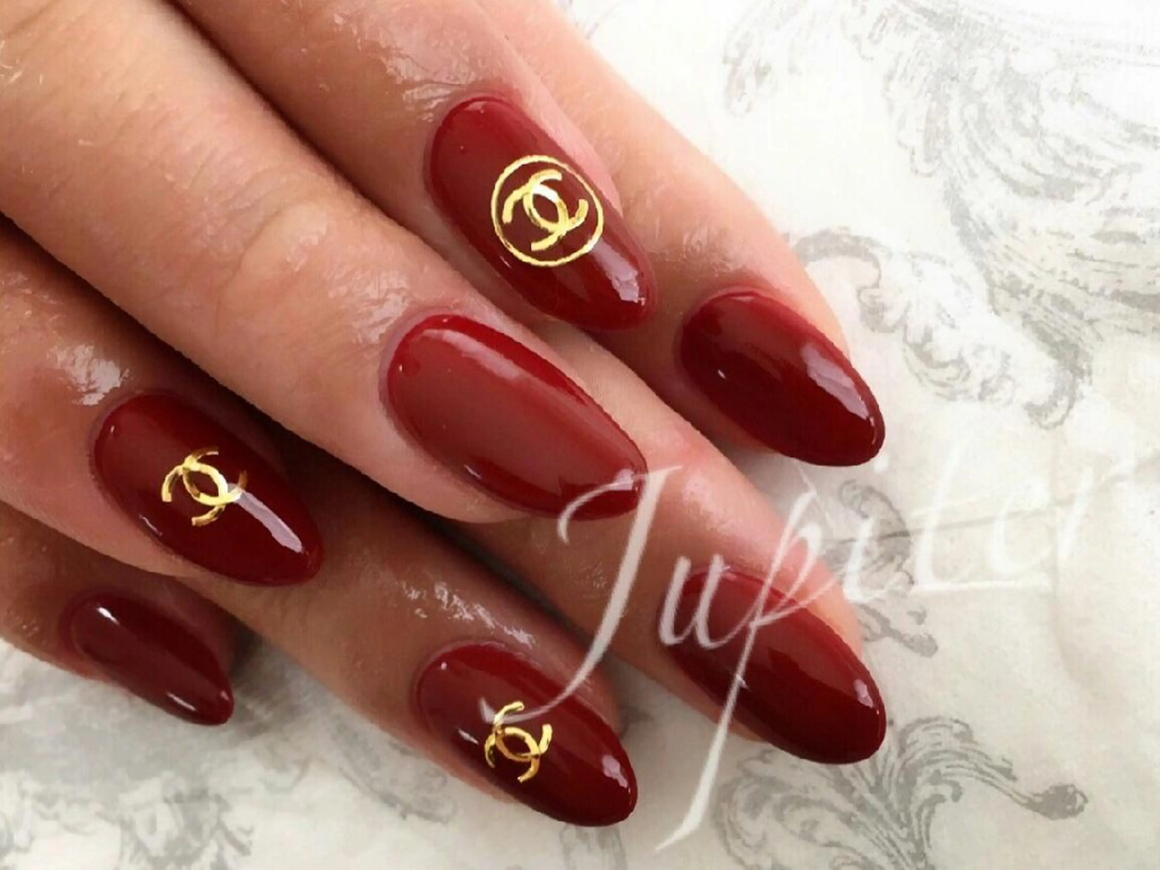ネイル ジェルネイル 赤色 ハンドネイル Jupiter .のネイルデザイン