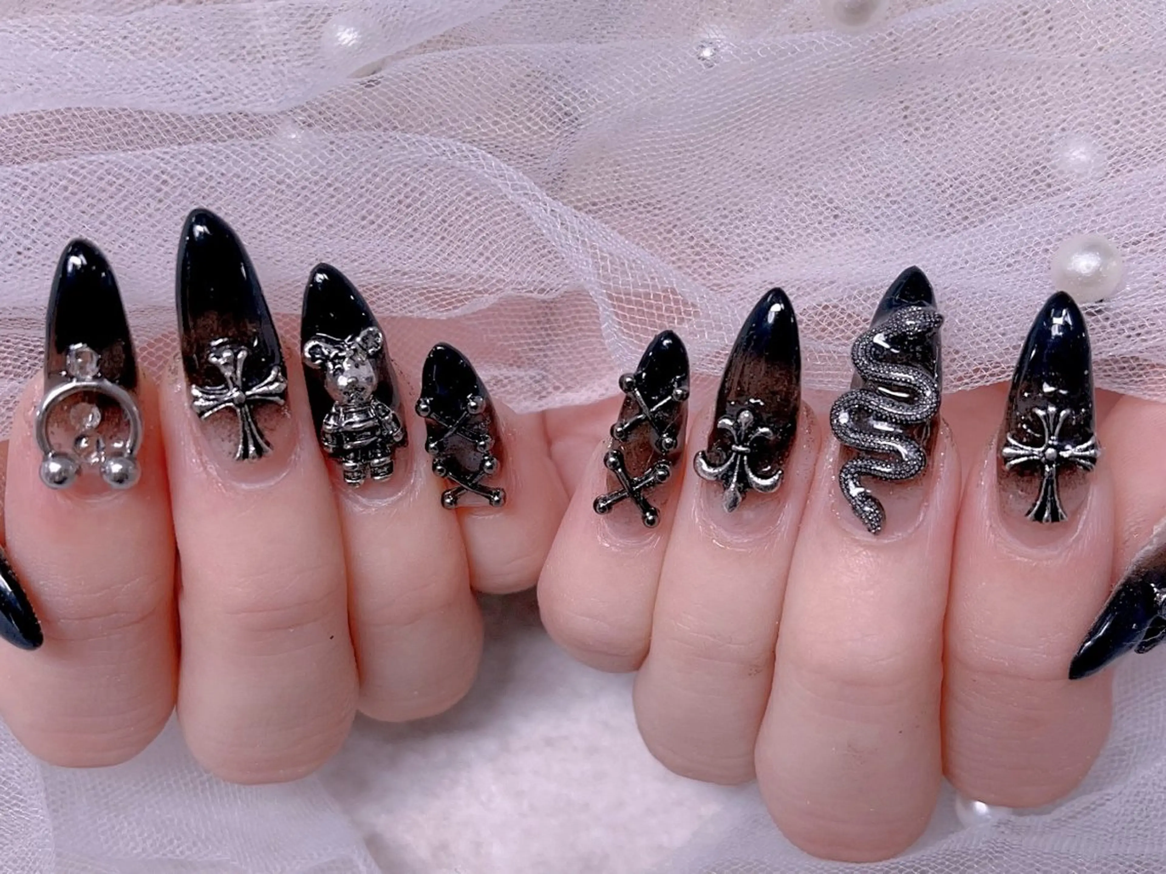 メンズ ネイル アートネイル フレンチネイル ジェルネイル キラキラネイル パラジェル ハンドネイル Bloom スカルプ専門店のネイルデザイン