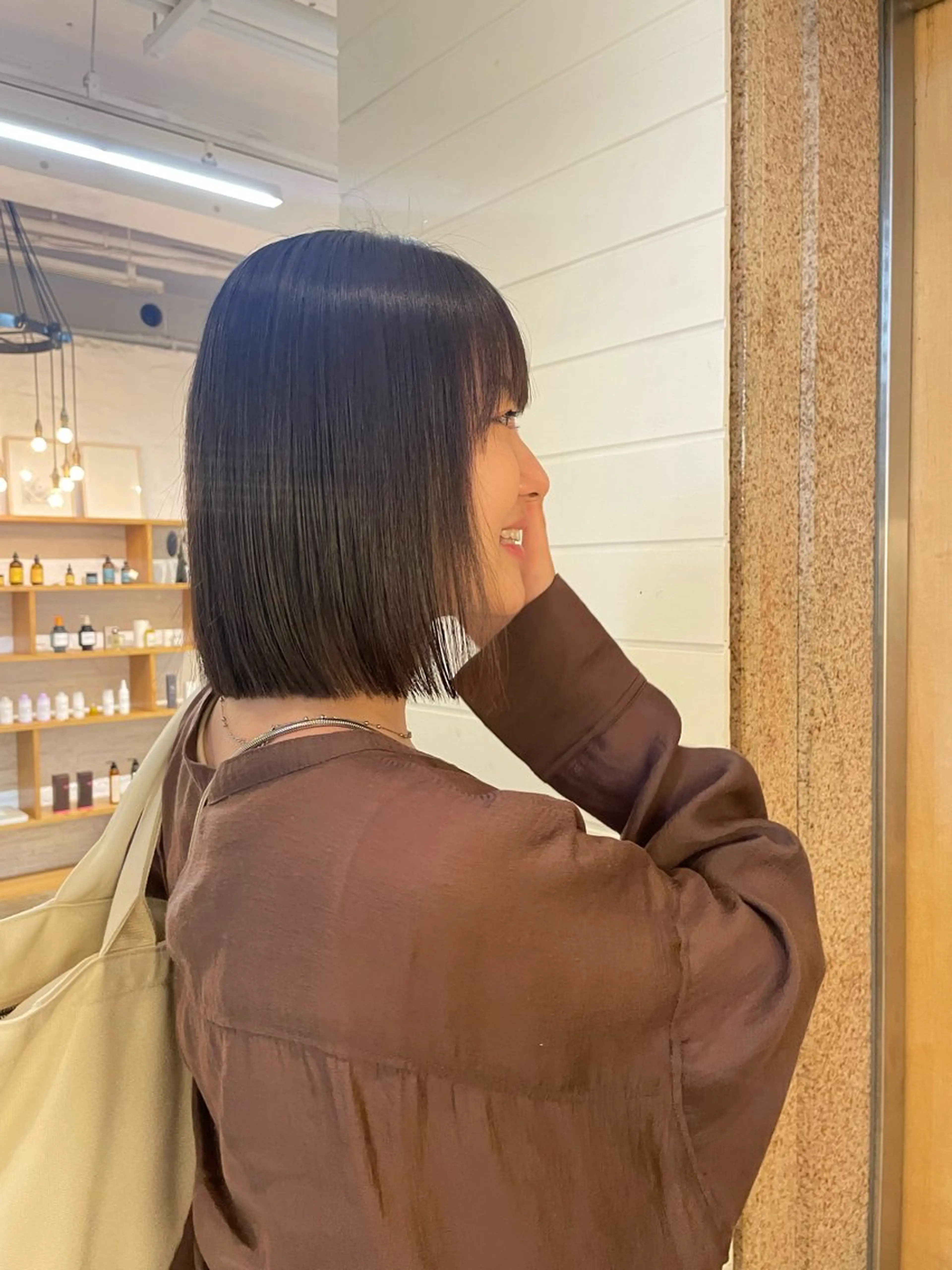 ミディアム ボブ 髪質改善 mina / 透明感ベージュカラーのヘアスタイル