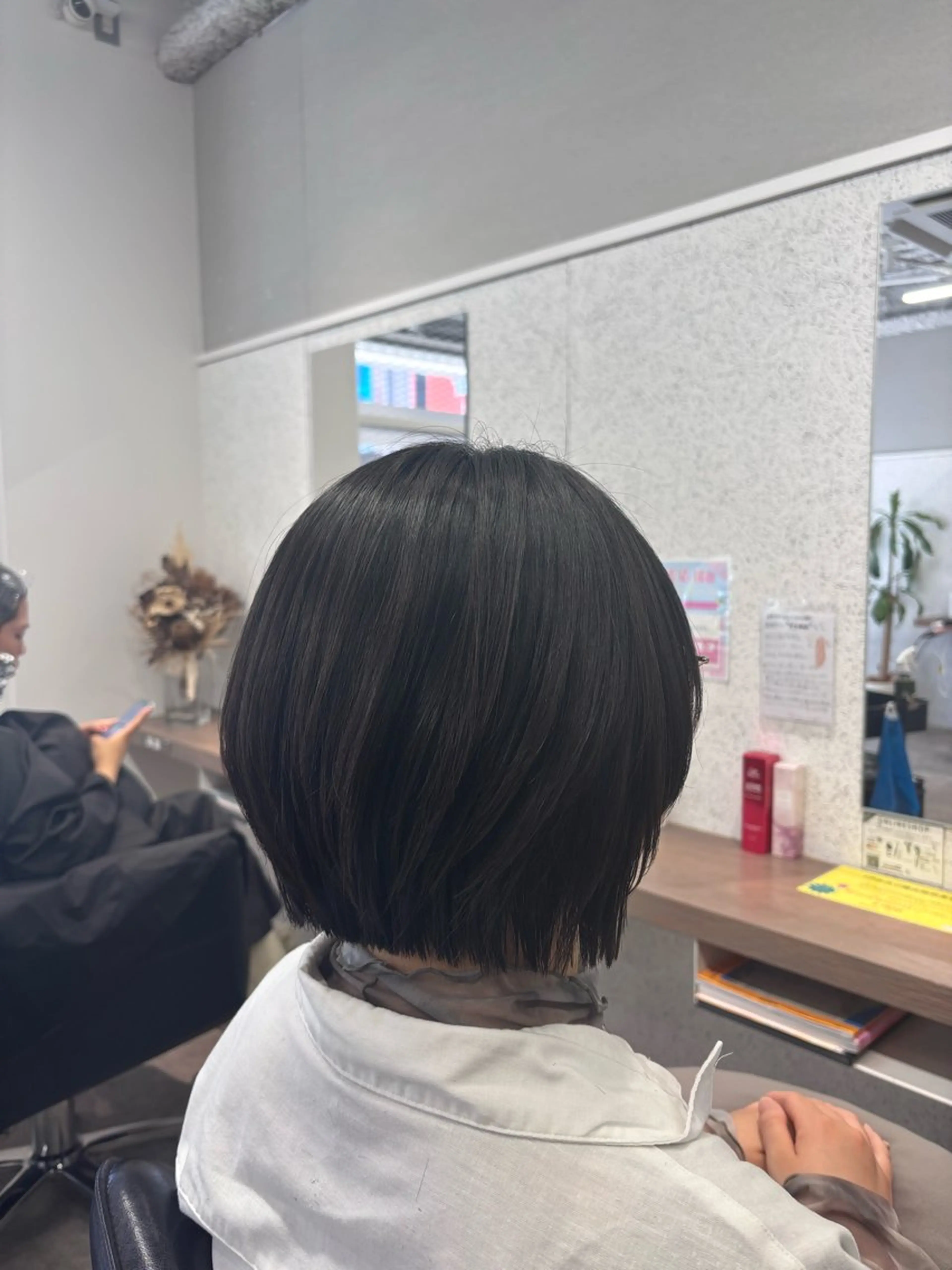 ミディアム ボブレイヤー ボブ レイヤーカット カット トリートメント ボブ/透明感カラー/ 髪質改善/🌙/ルナのヘアスタイル