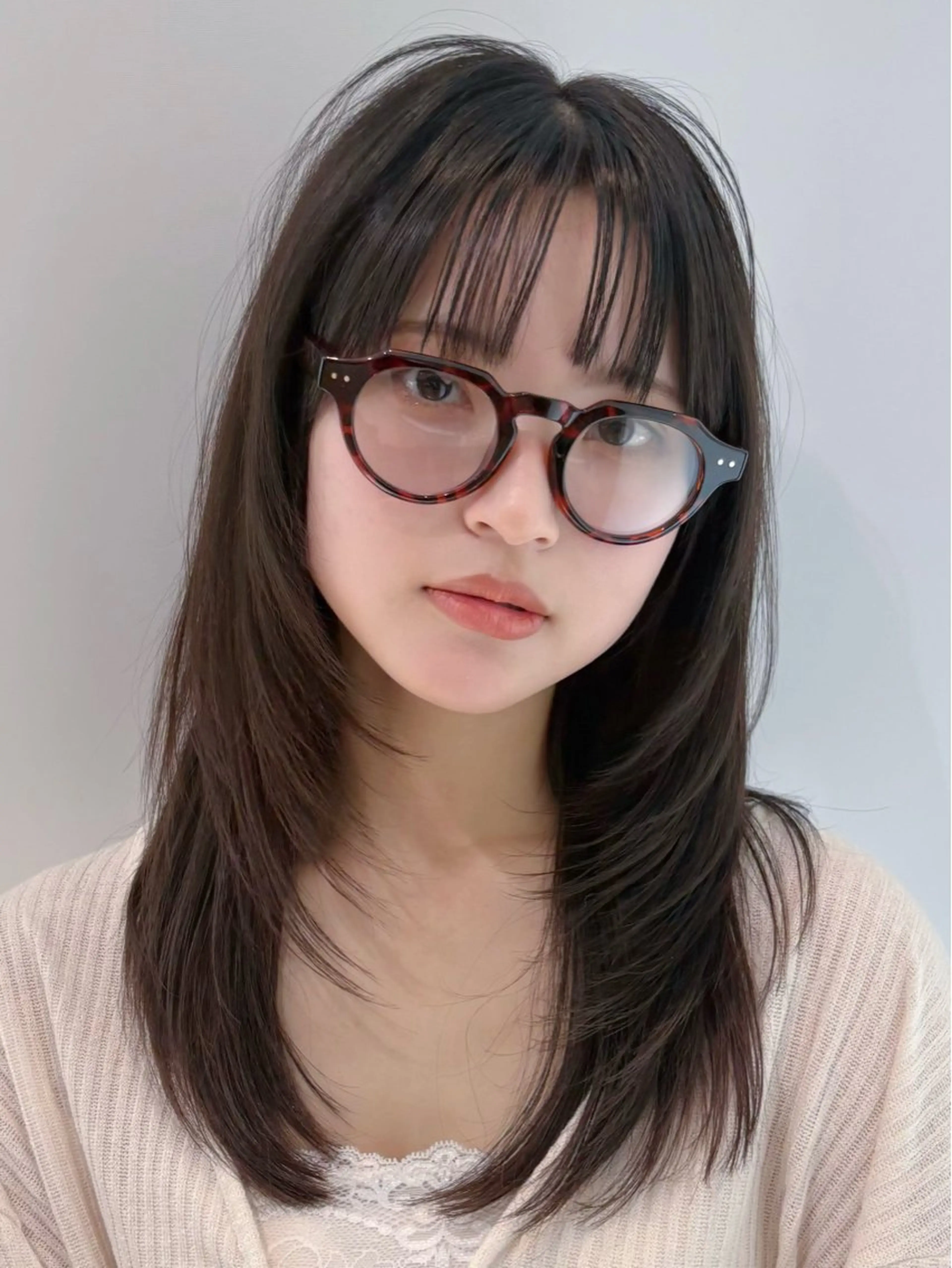 ミディアム レイヤーカット シースルーバング カット ヘアカラー トリートメント タッセルボブ/韓国 レイヤー/髪質改善のヘアスタイル