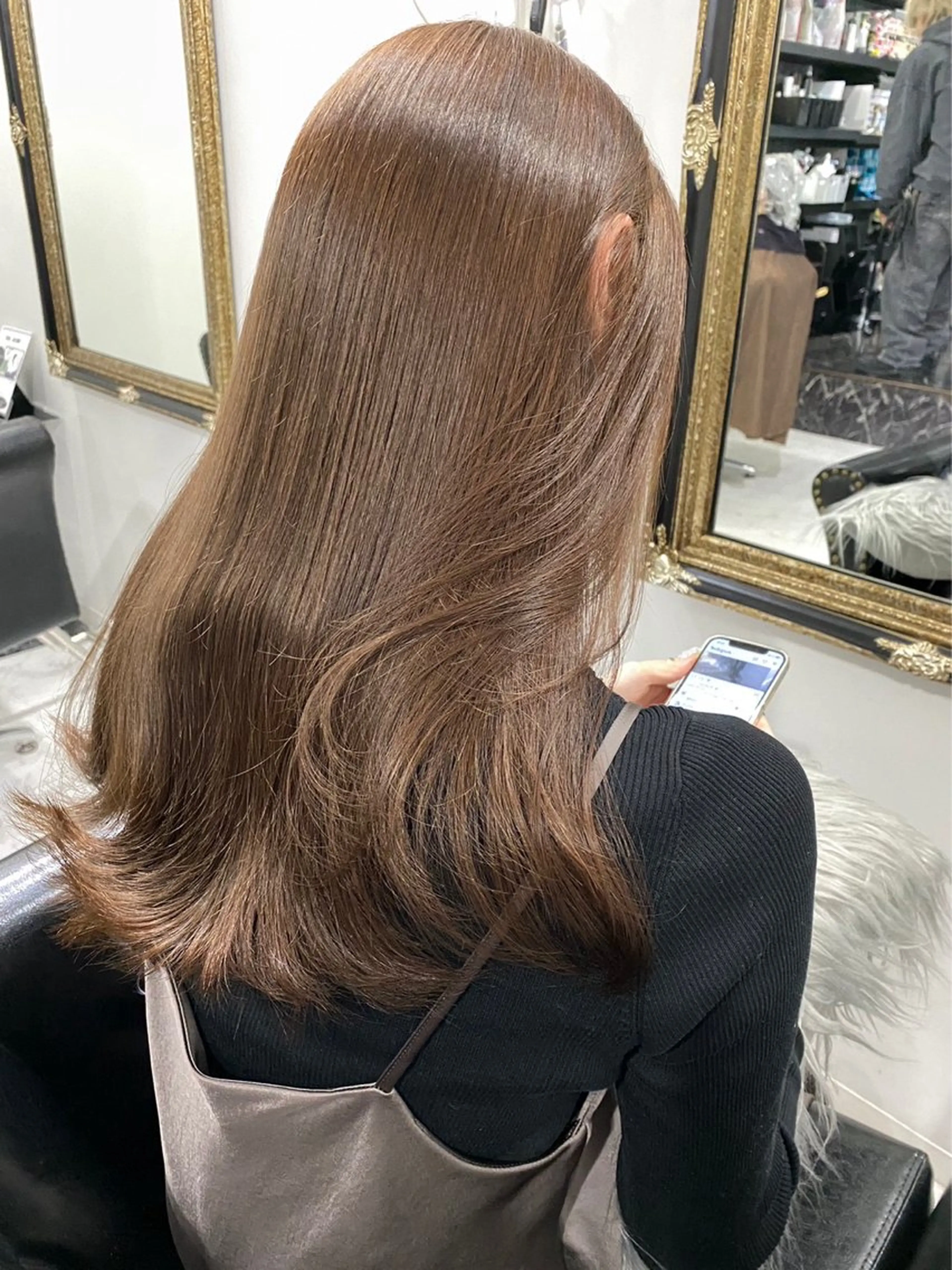 ロング 尾崎 虹美のヘアスタイル