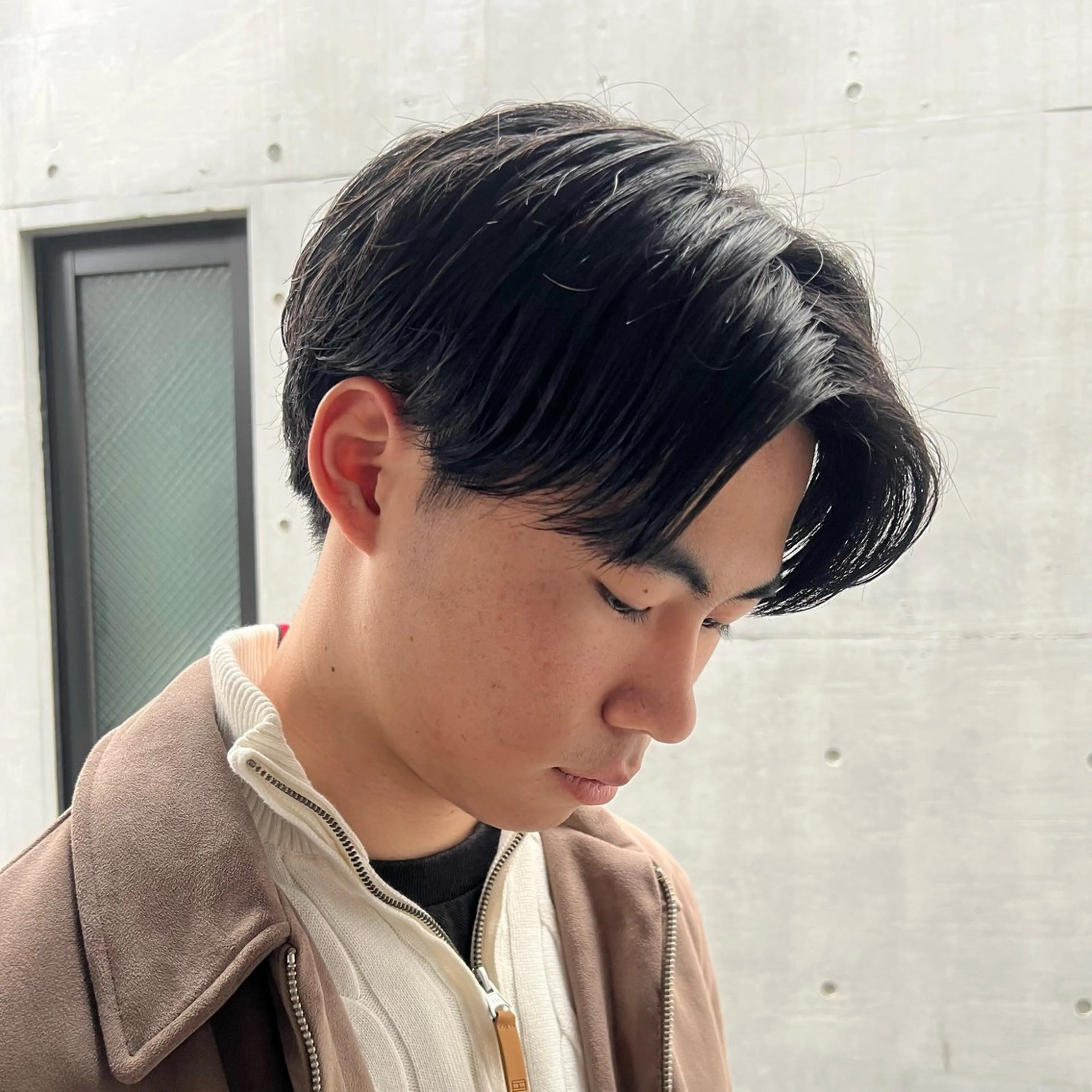 ショート パーマ メンズ センターパート ニュアンスパーマ カット パーマ 大人メンズヘア メンズパーマSHUNのヘアスタイル