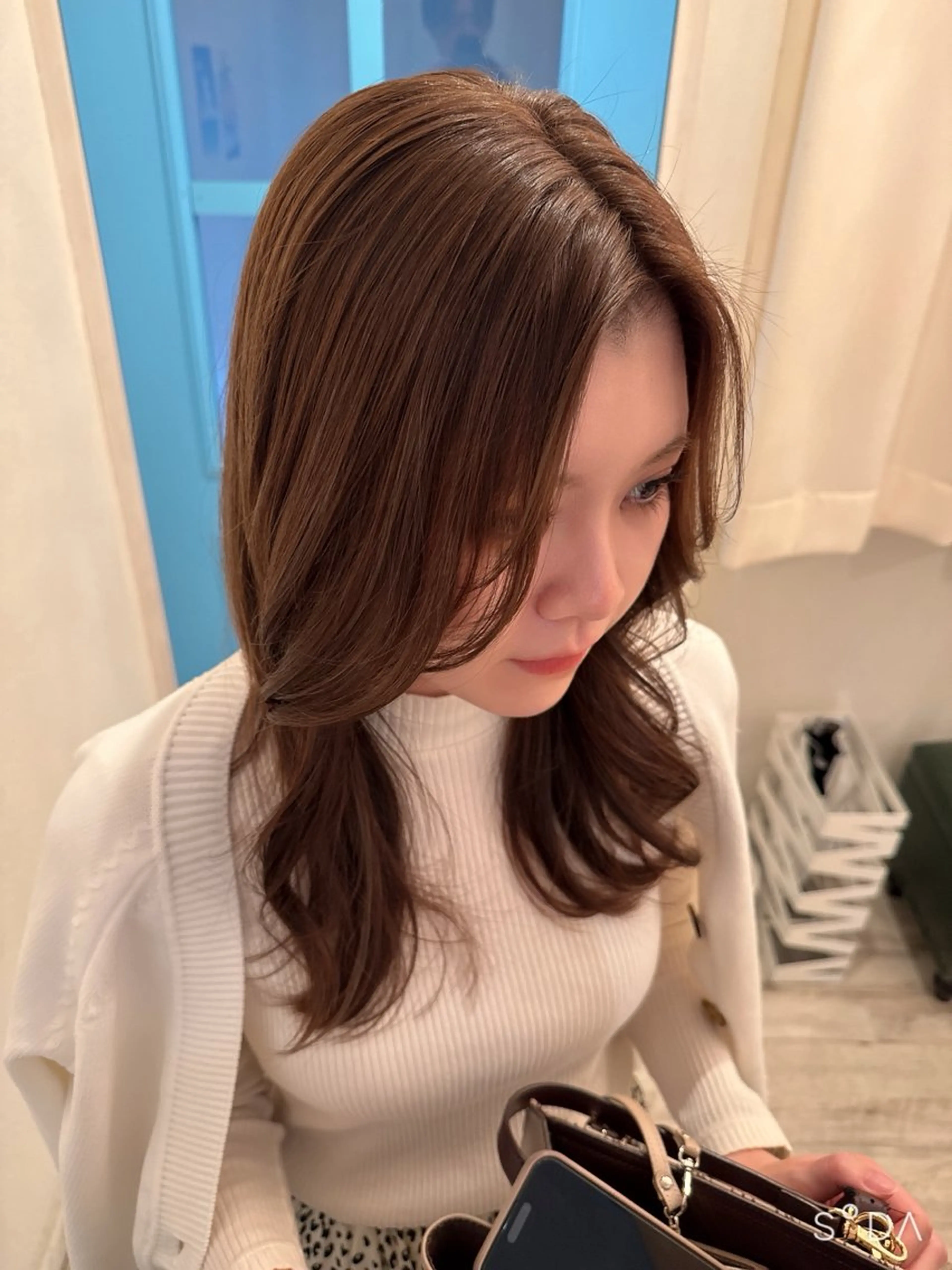 セミロング アビリタ 警固のヘアスタイル