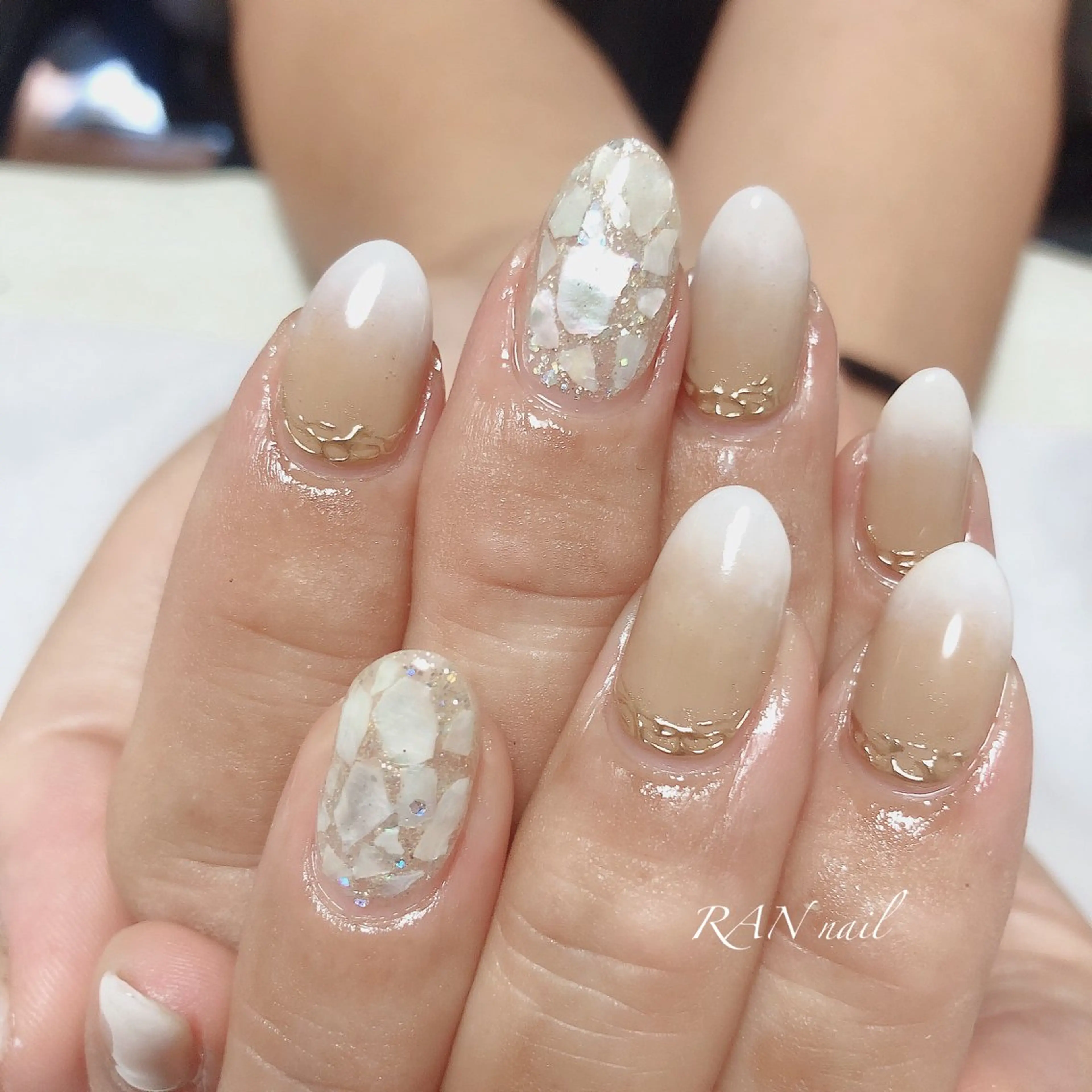 ネイル ジェルネイル グラデーション キラキラネイル オフィスネイル パラジェル ハンドネイル フットネイル RAN nailのネイルデザイン